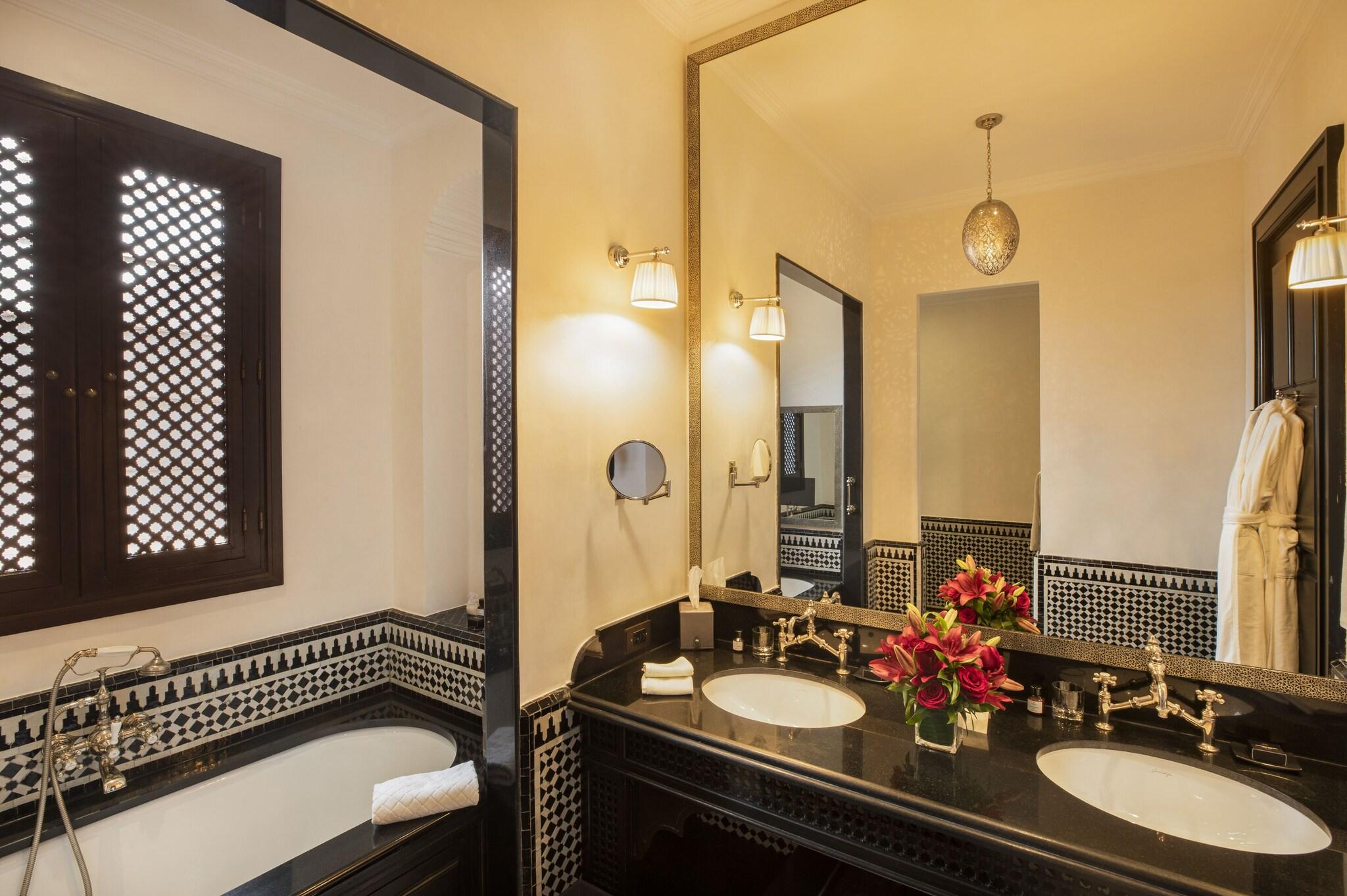 Double Classic Queen Bed