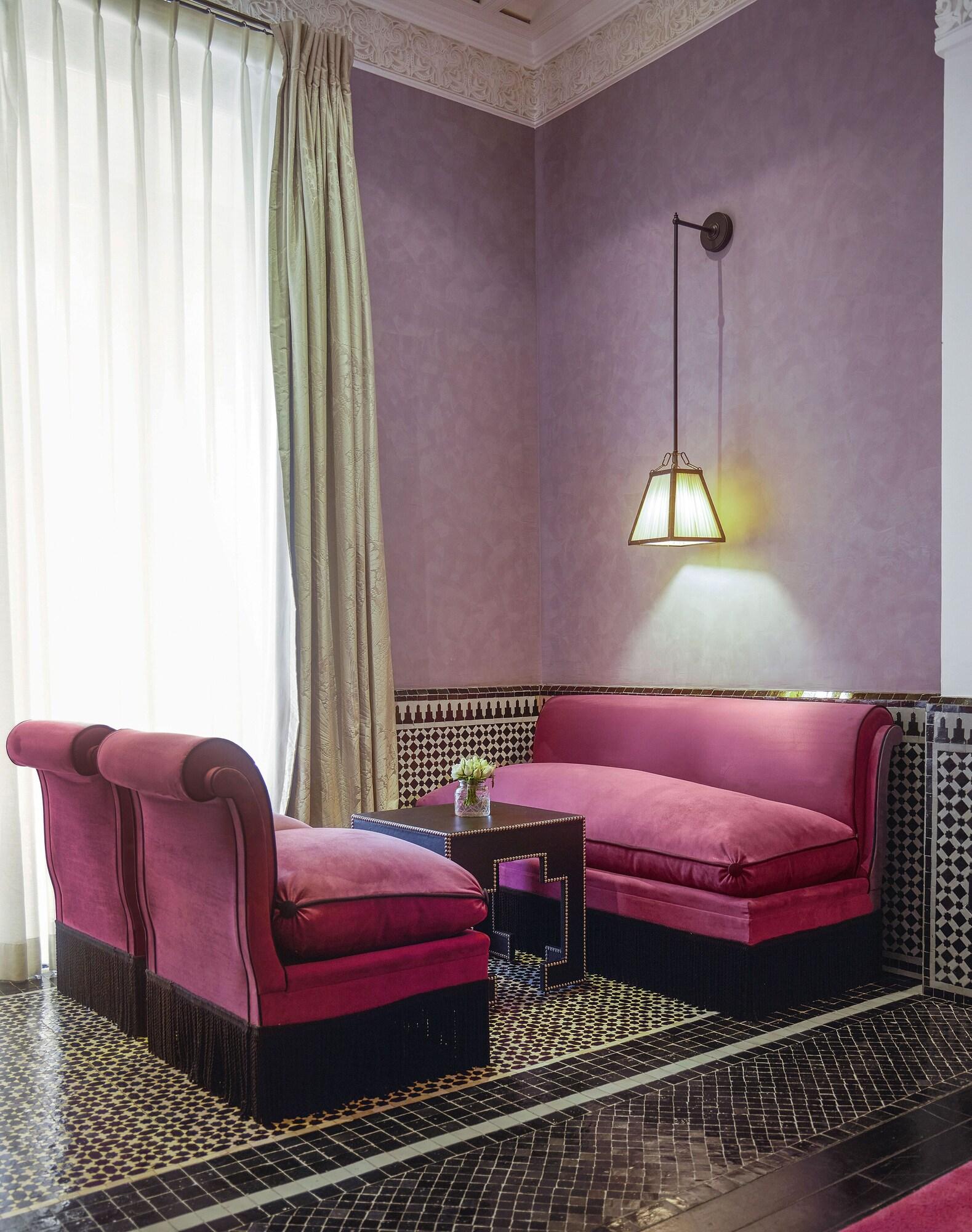 Double Classic Queen Bed