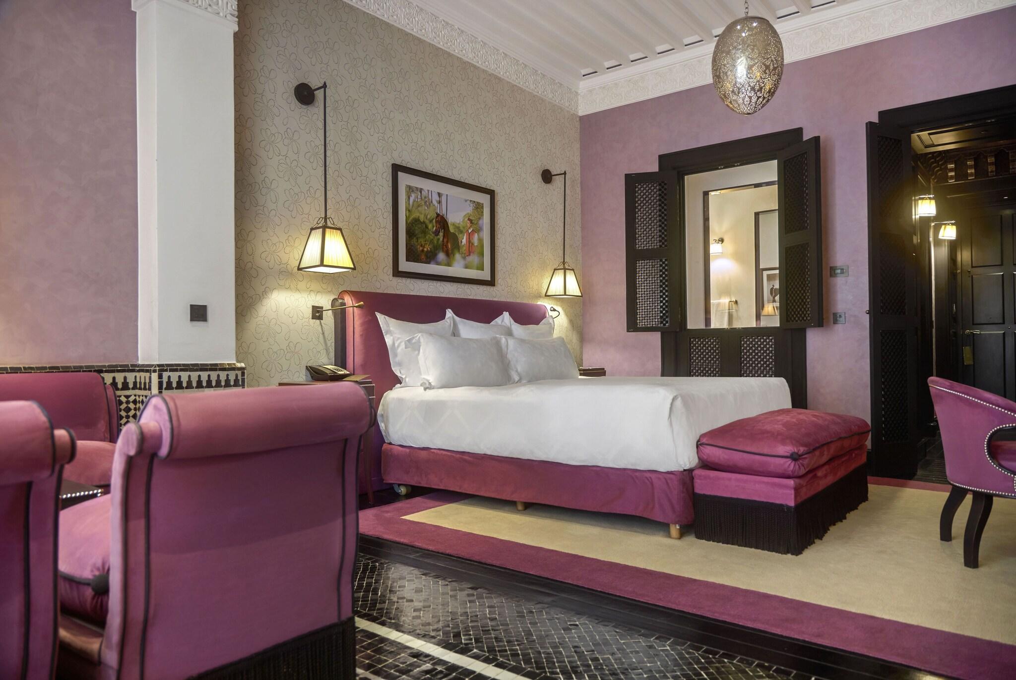 Double Classic Queen Bed