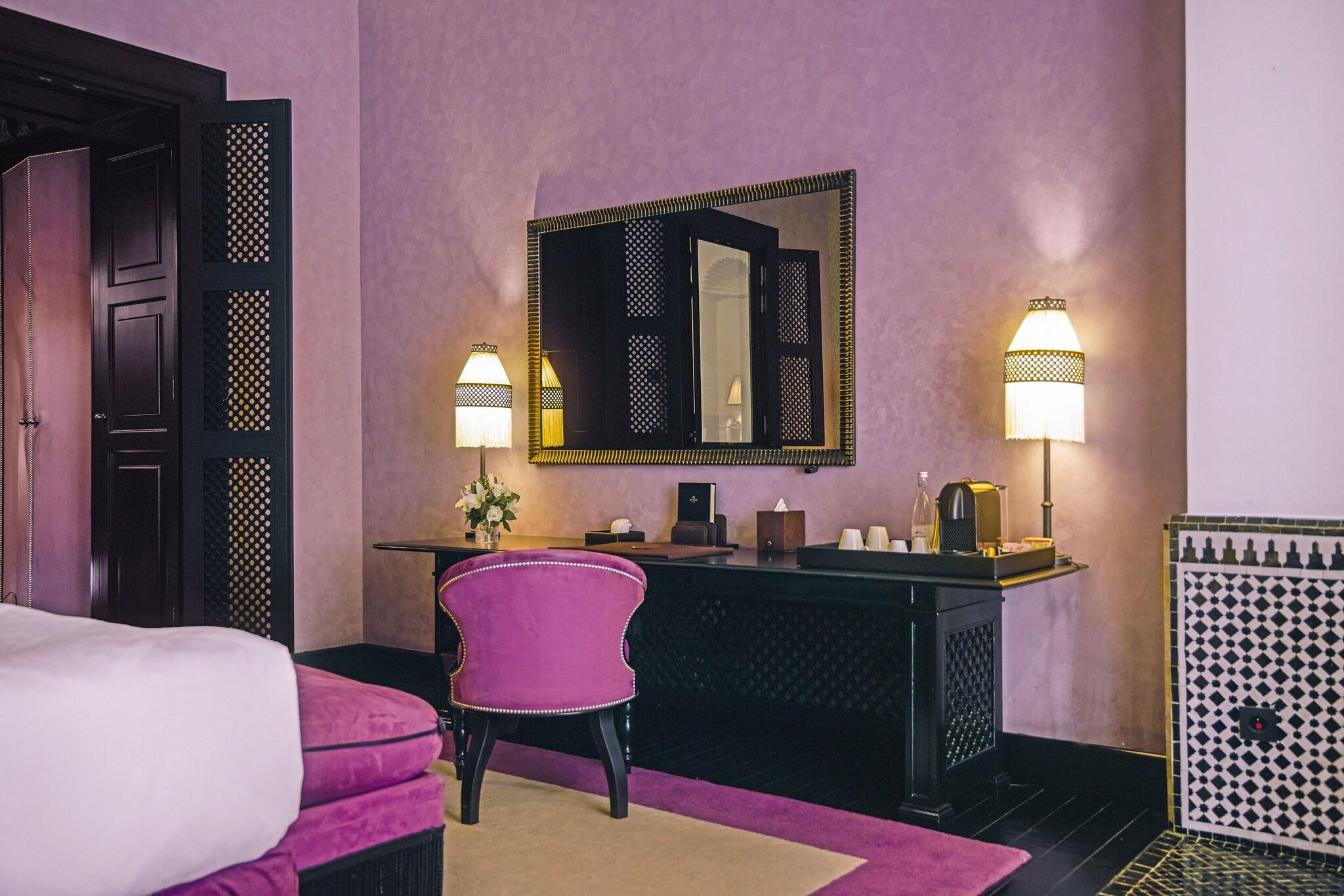 Double Classic Queen Bed