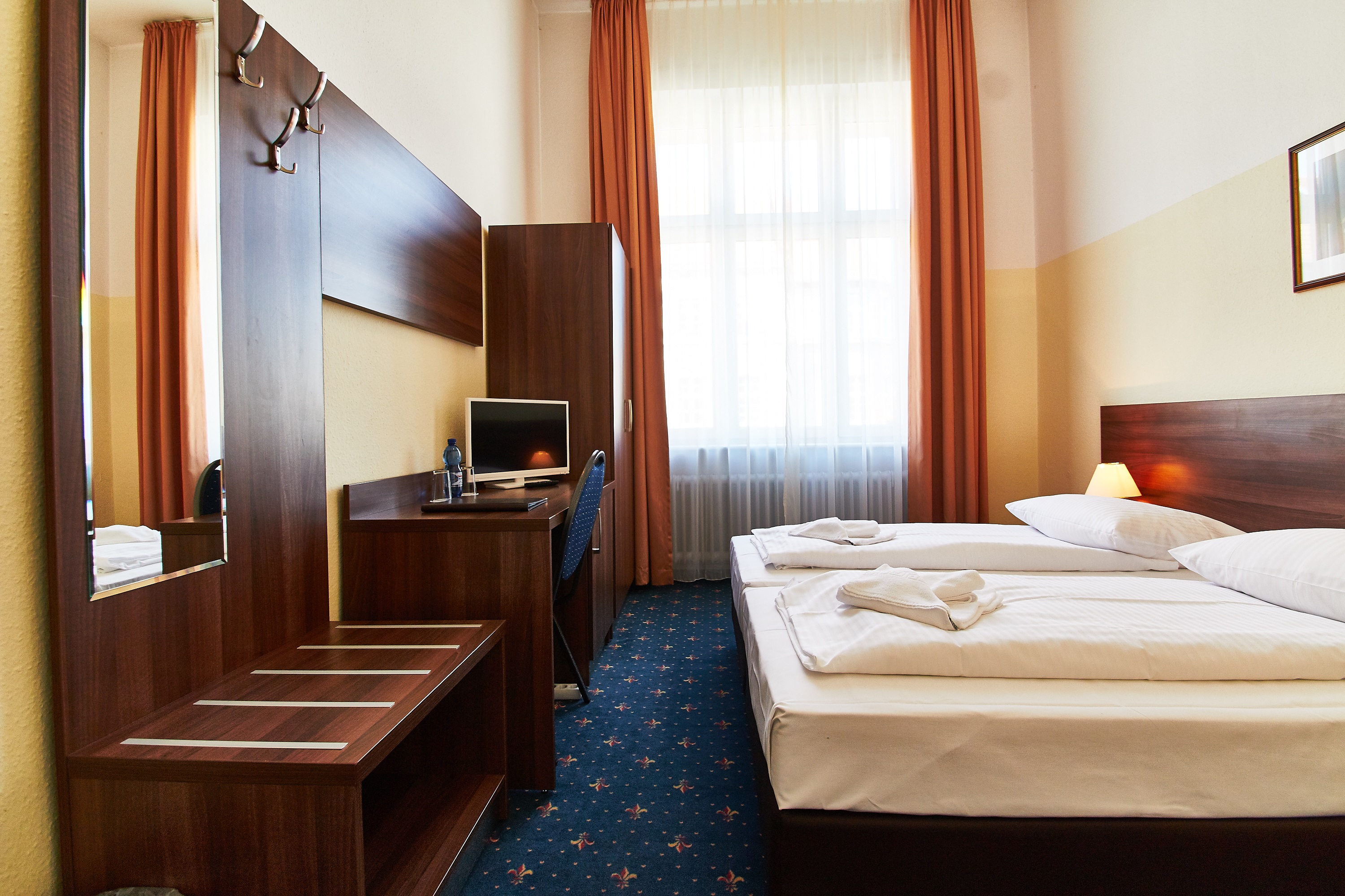 Double or Twin Standard