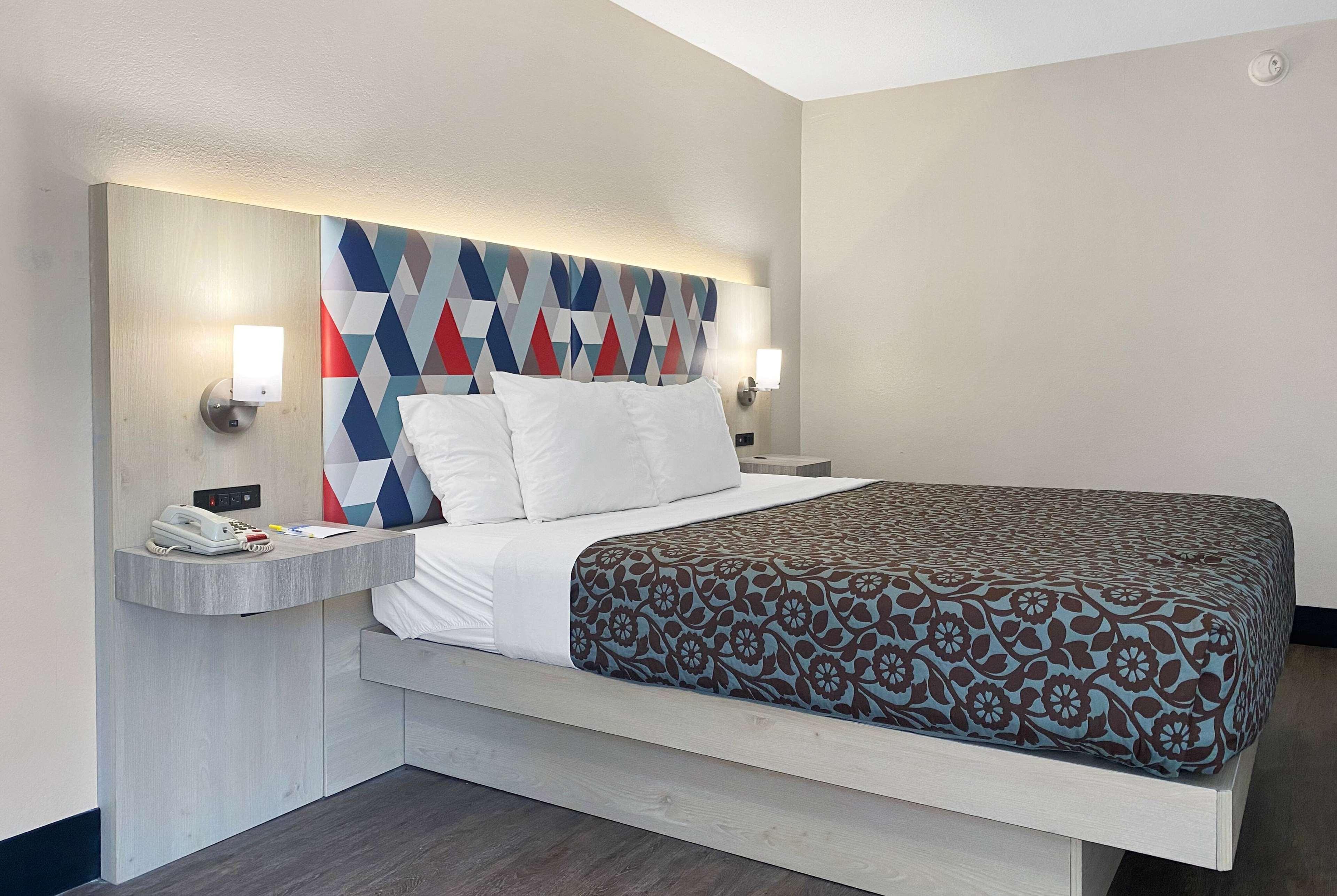 Suite Queen Size Bed