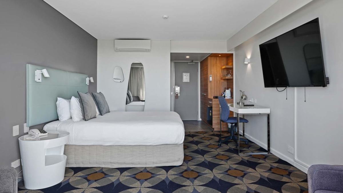 Double Superior Queen Bed