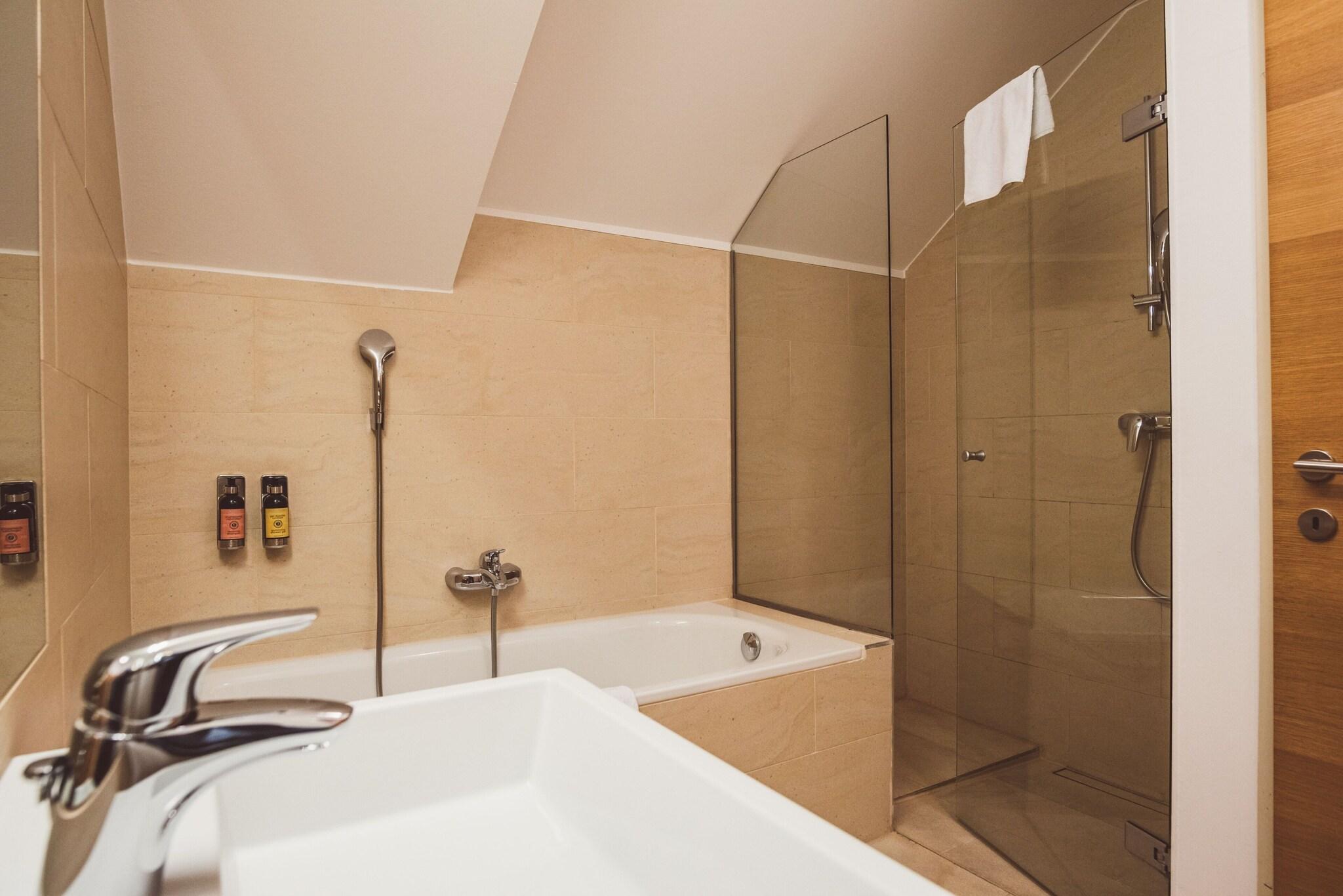 Double or Twin Two Beds