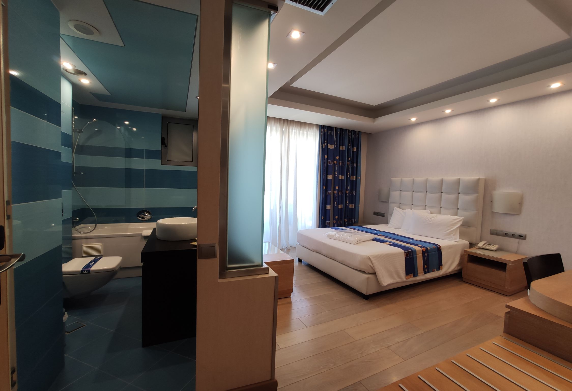 Double or Twin Mountain View