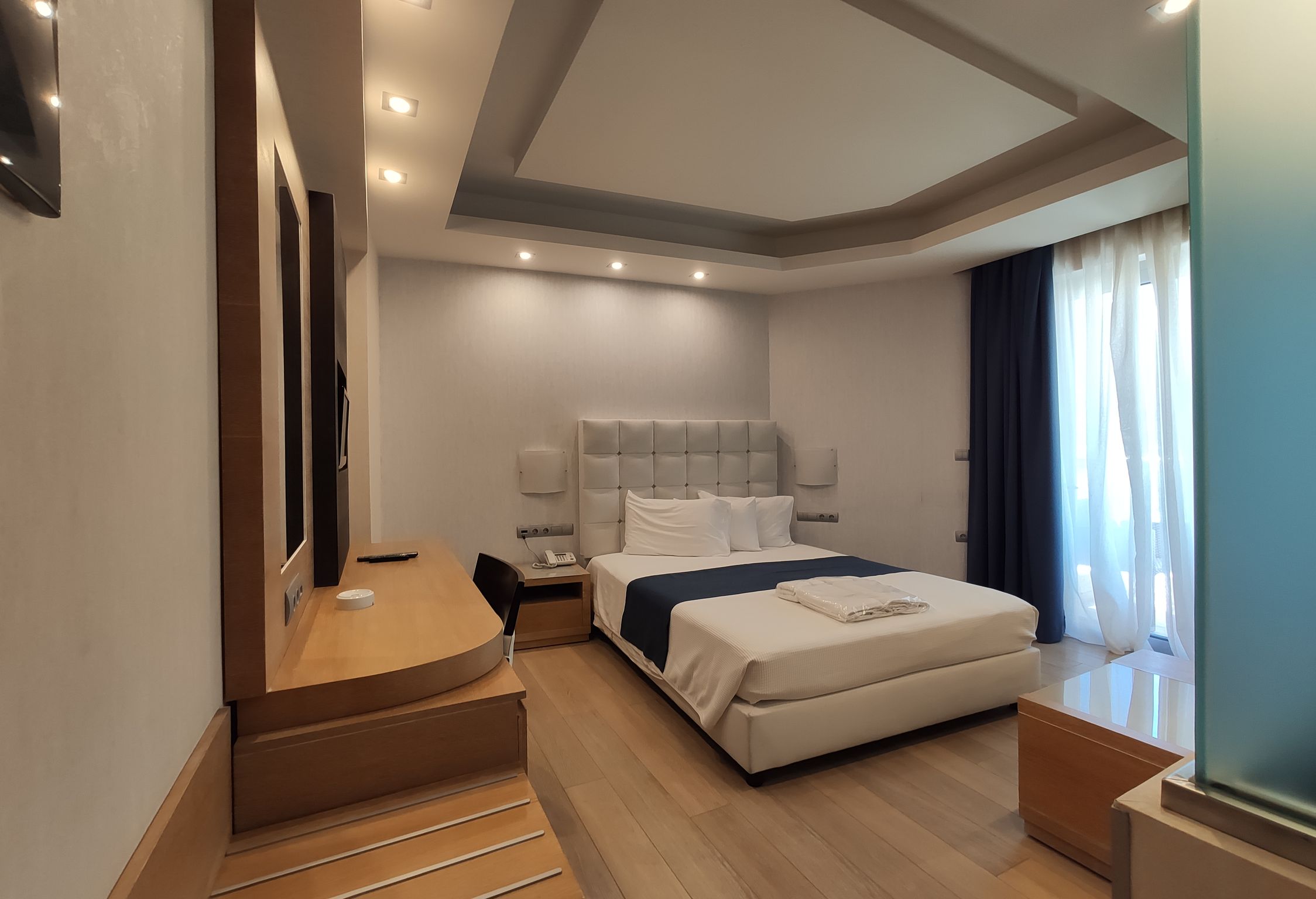 Double or Twin Mountain View