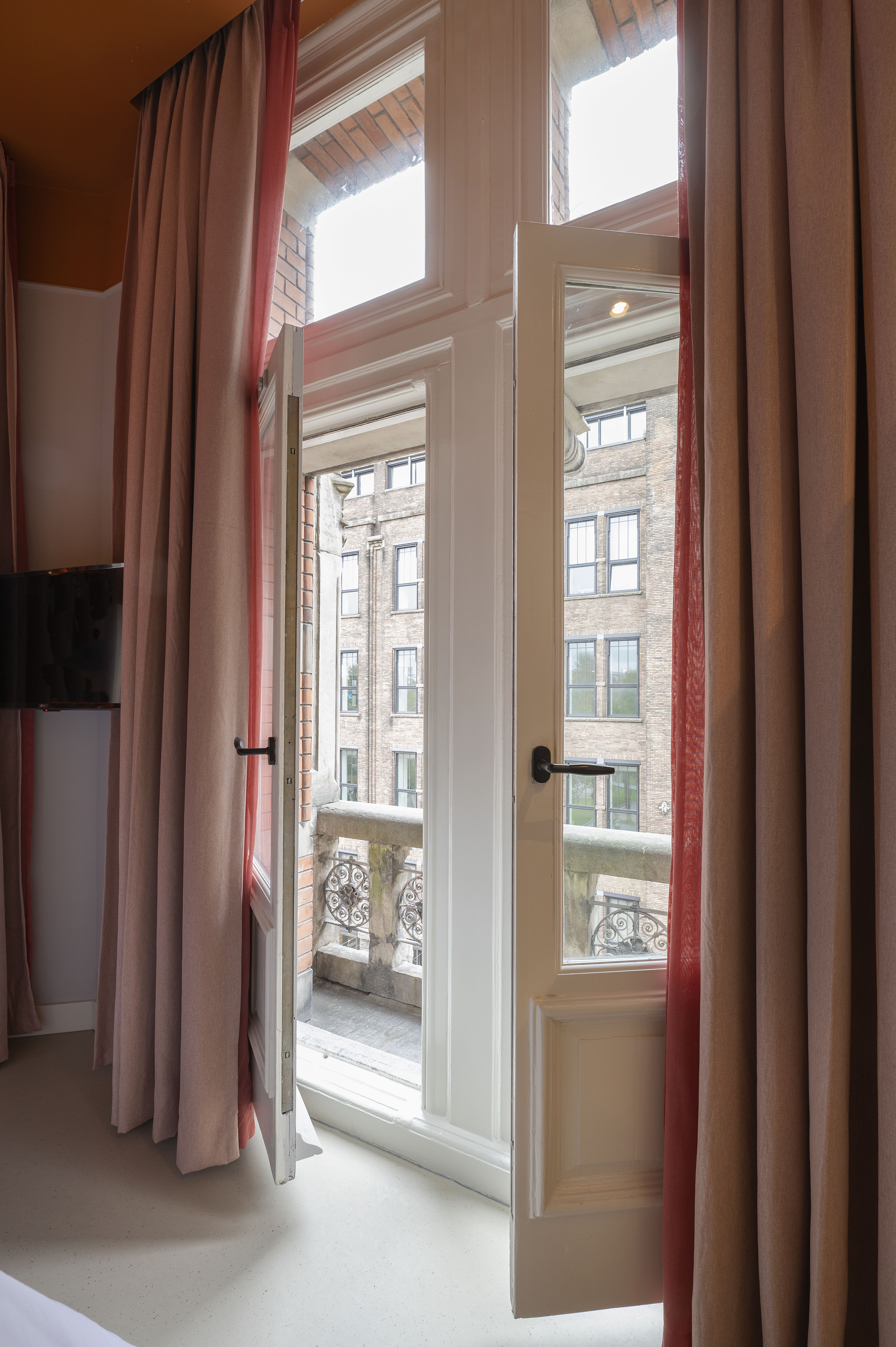 Double or Twin Executive