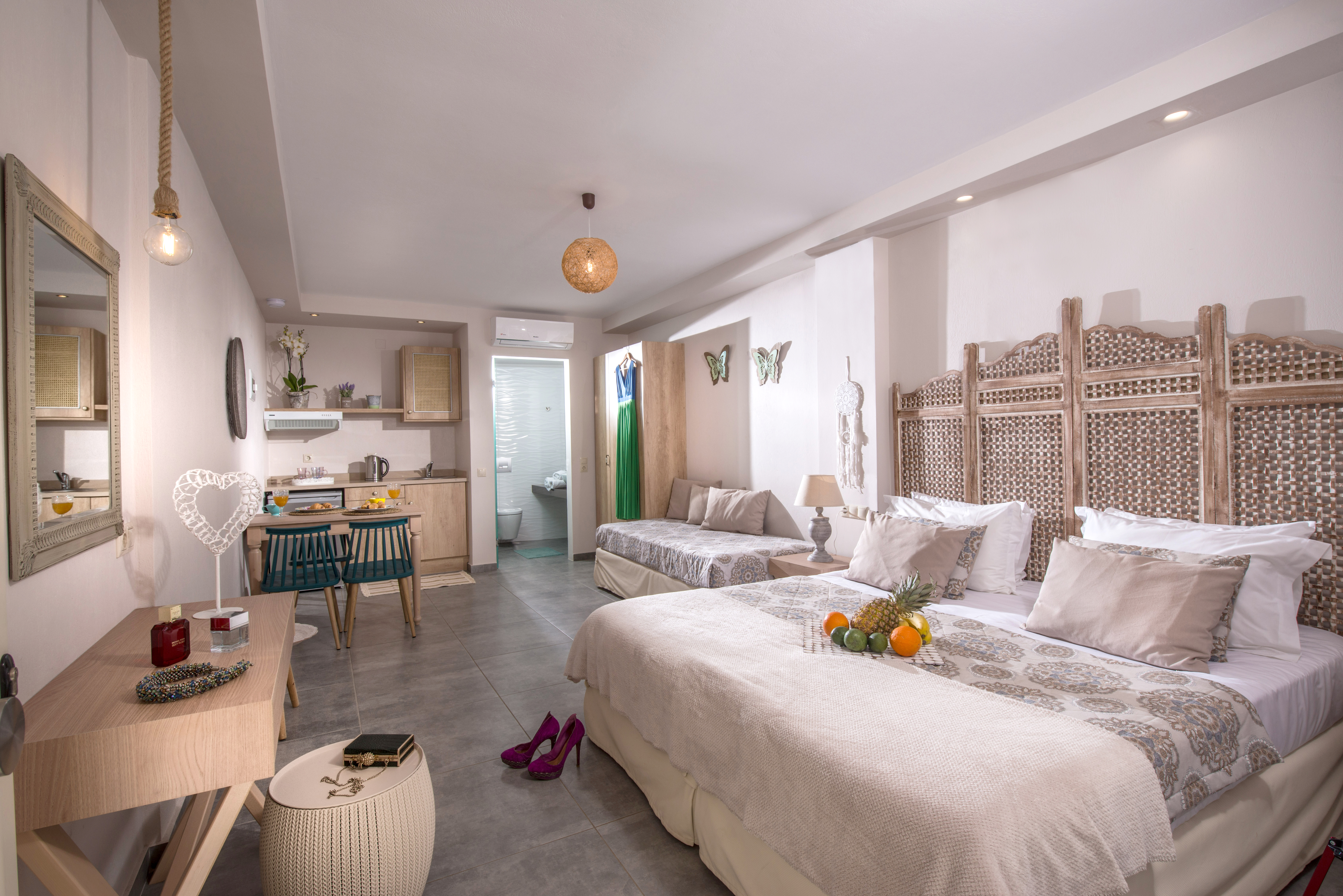 Studio Superior Capacity 3