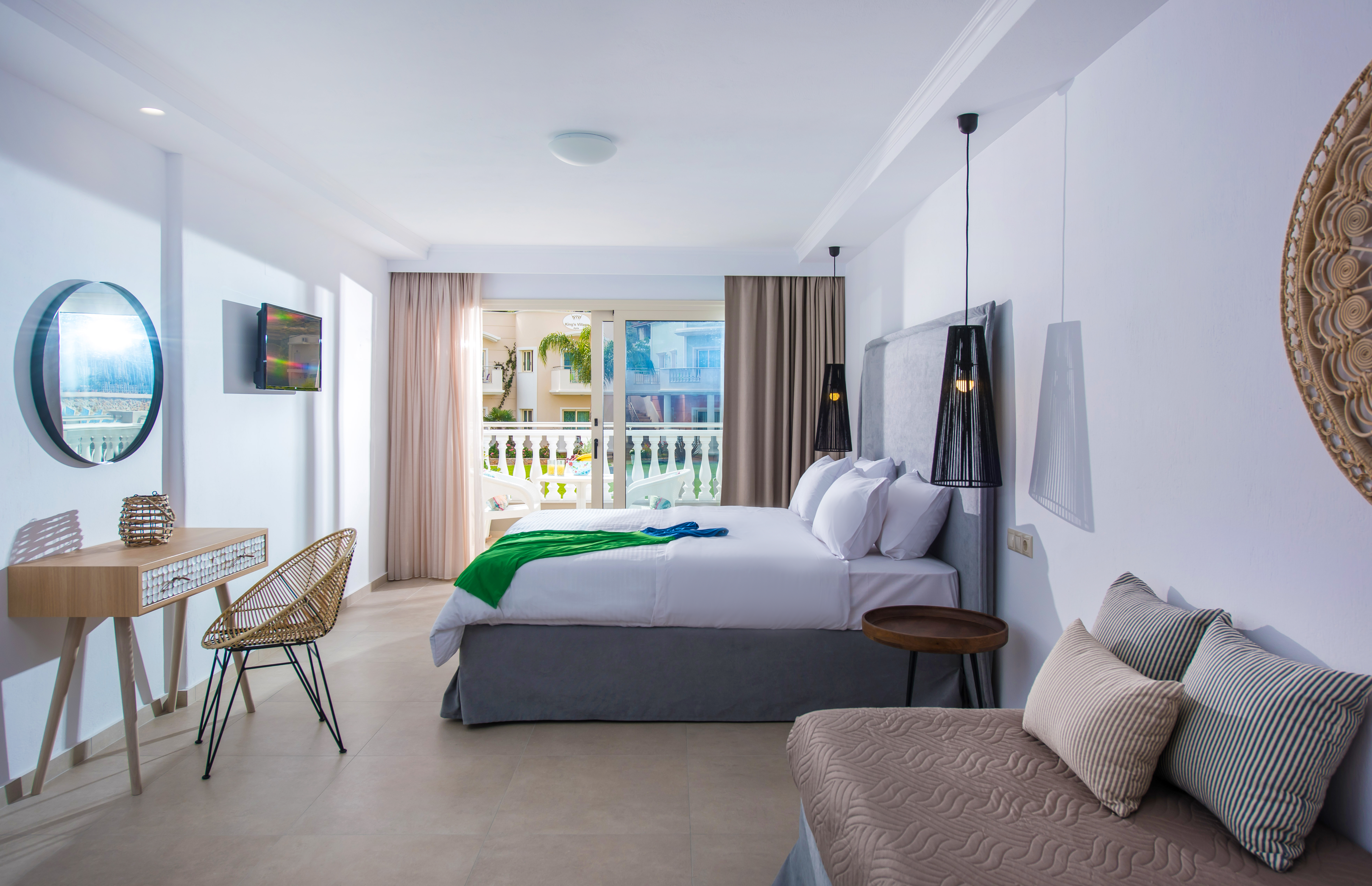 Studio Superior Capacity 3