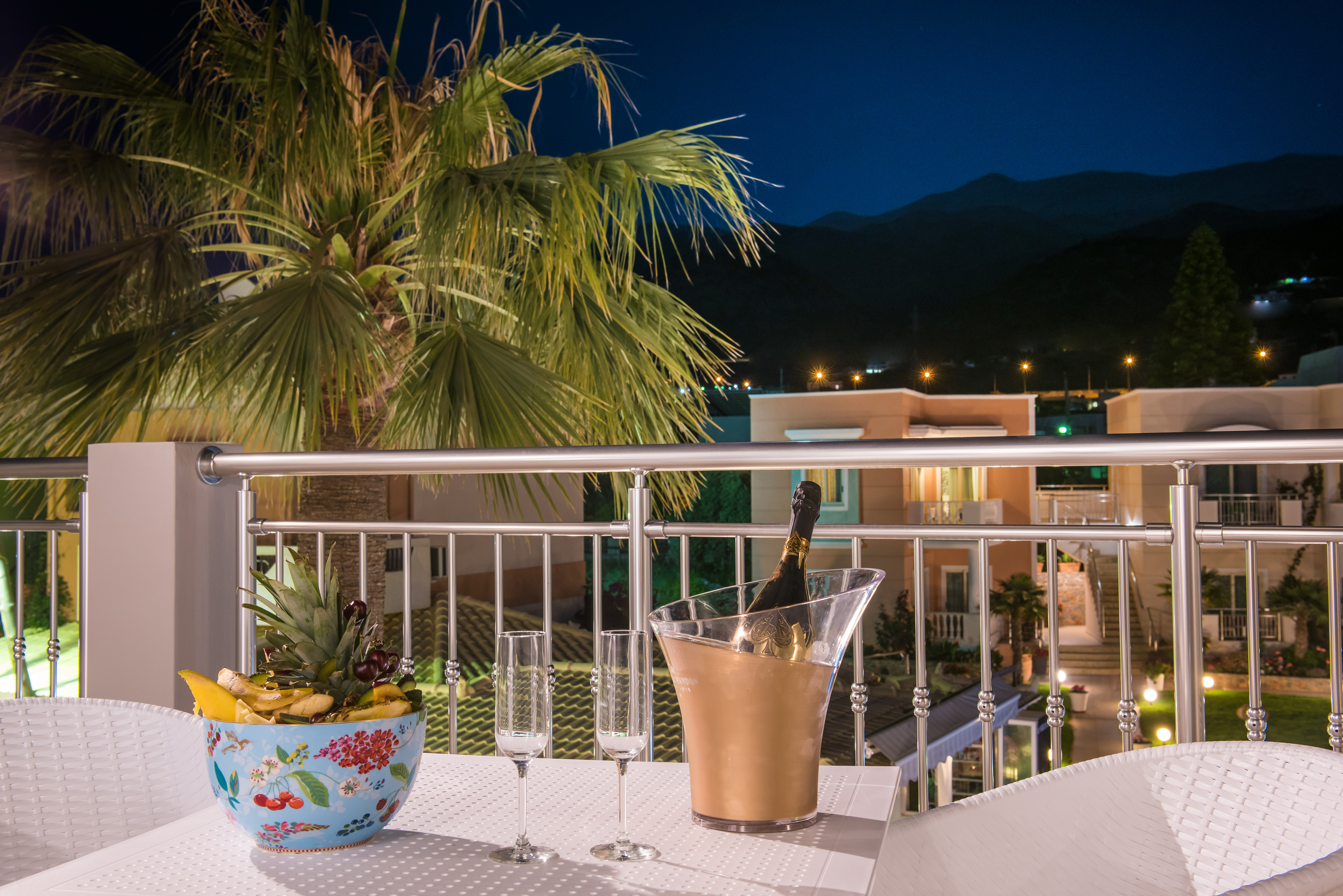 Studio Superior Capacity 3