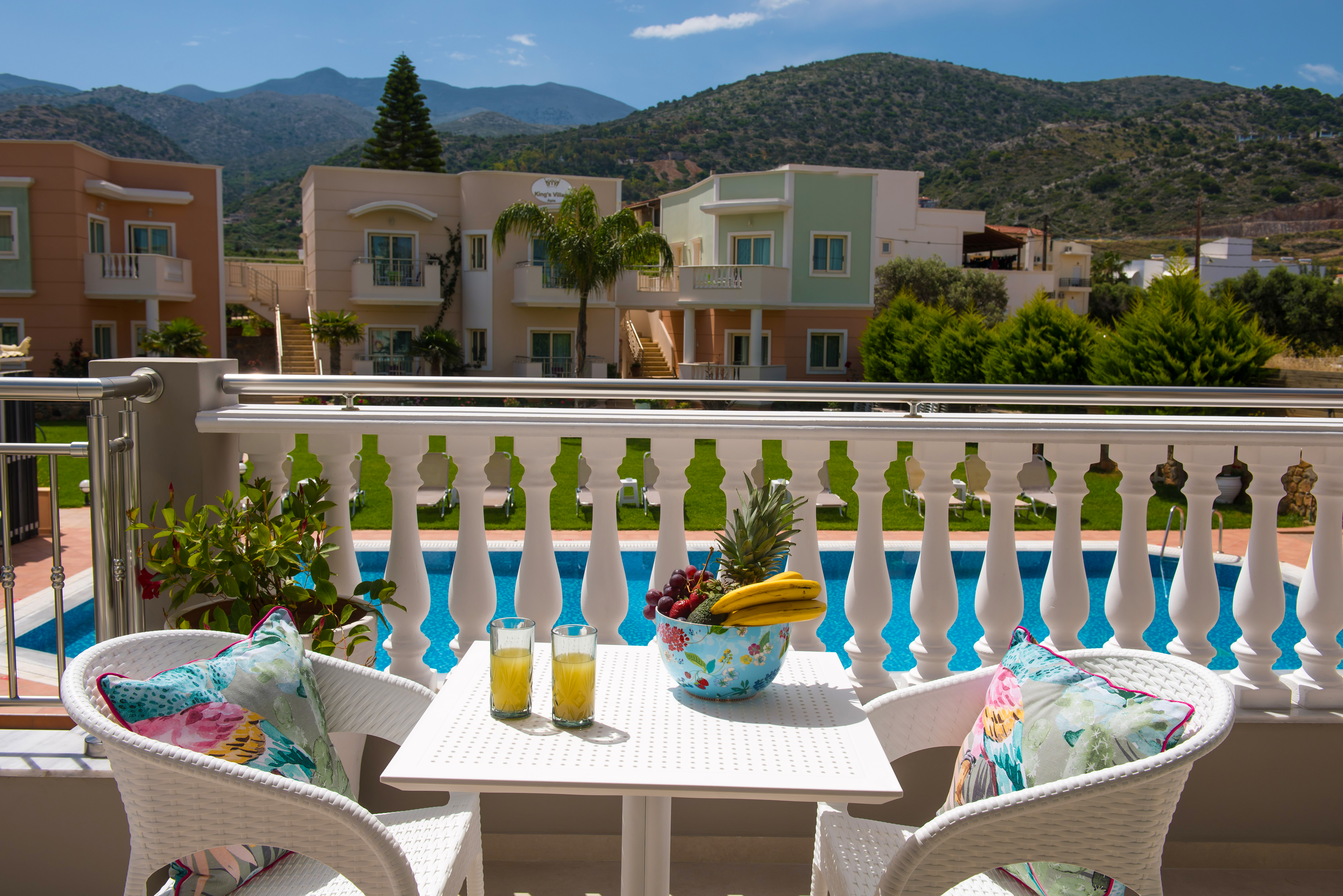 Studio Superior Capacity 3