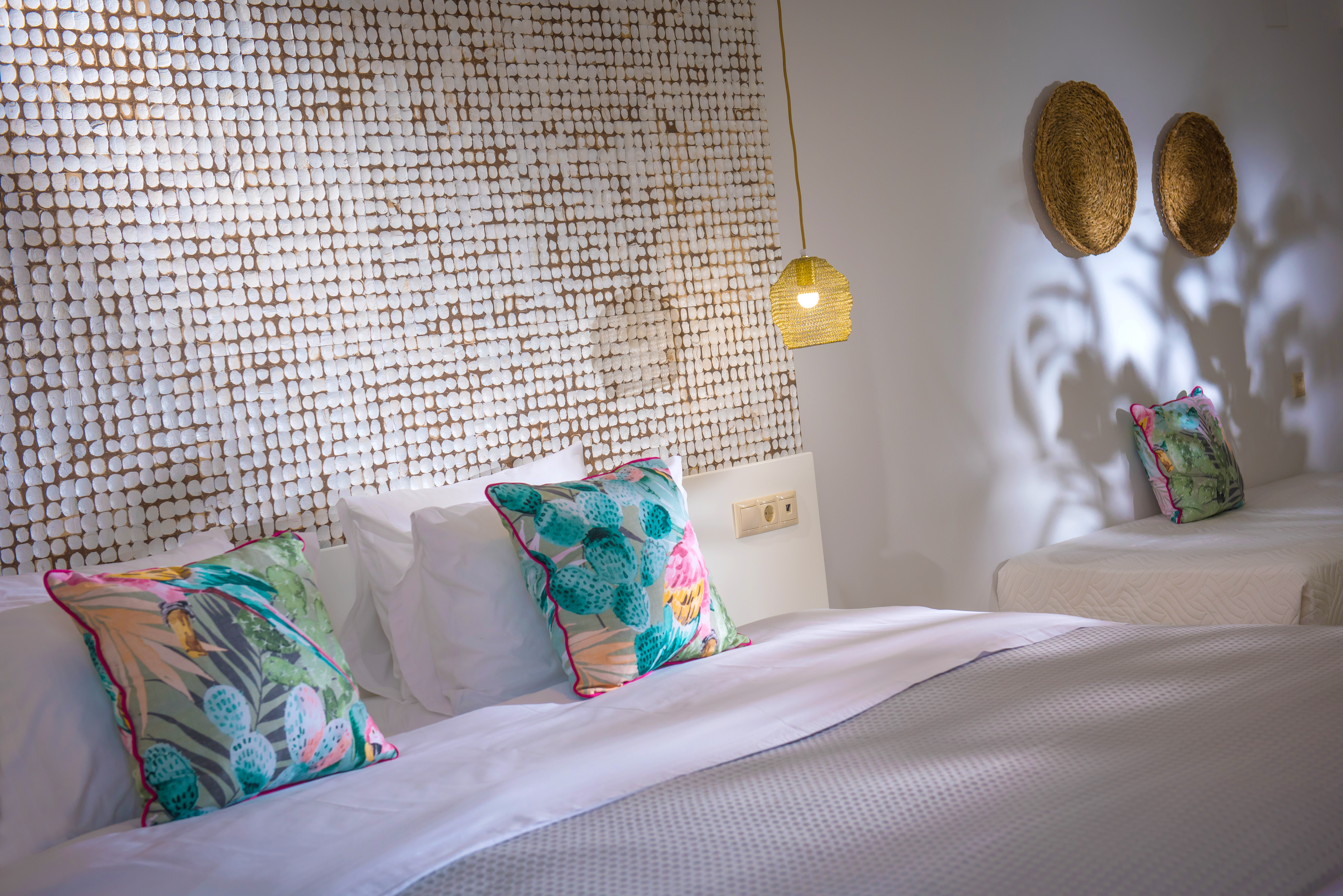 Studio Superior Capacity 2