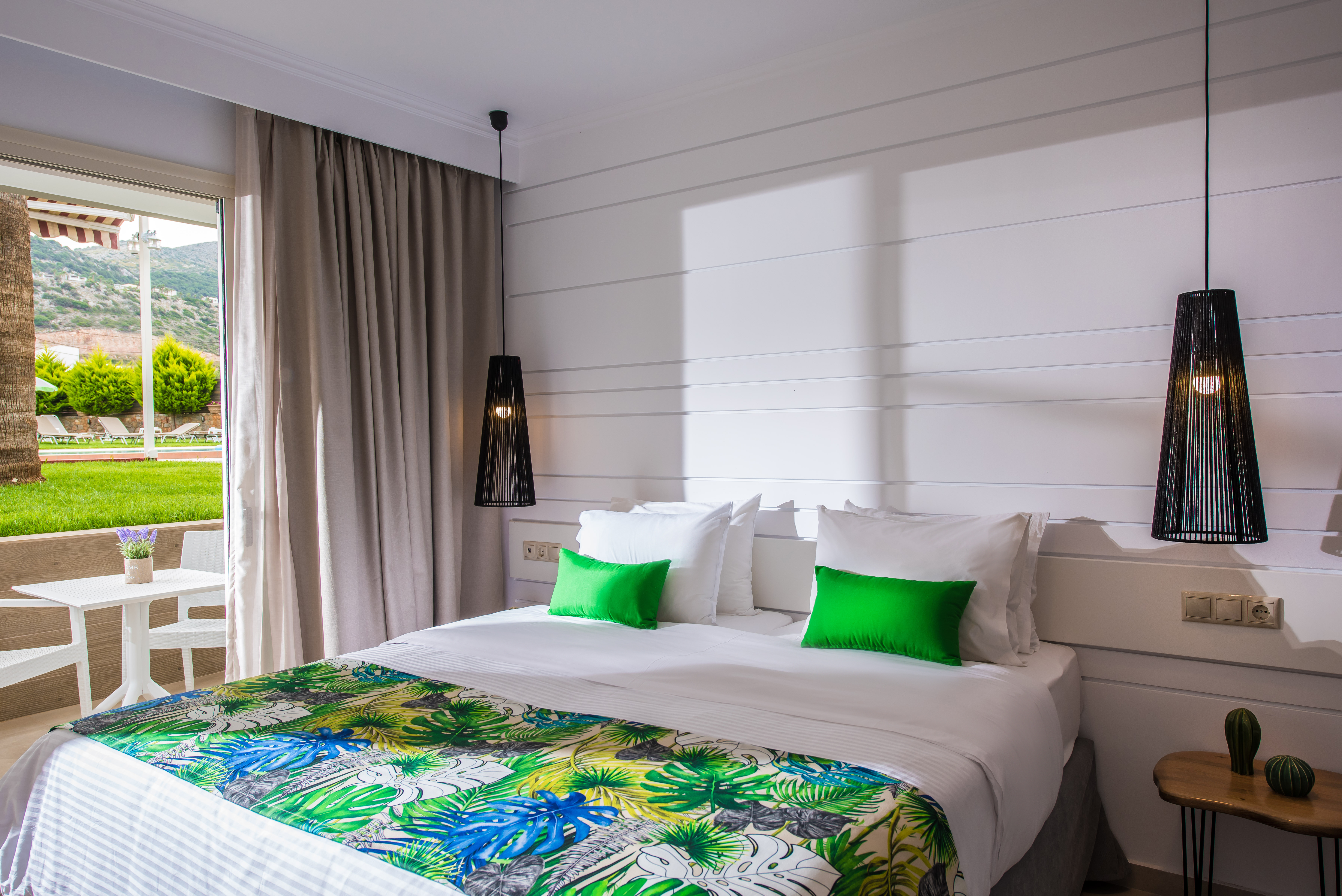 Studio Superior Capacity 2