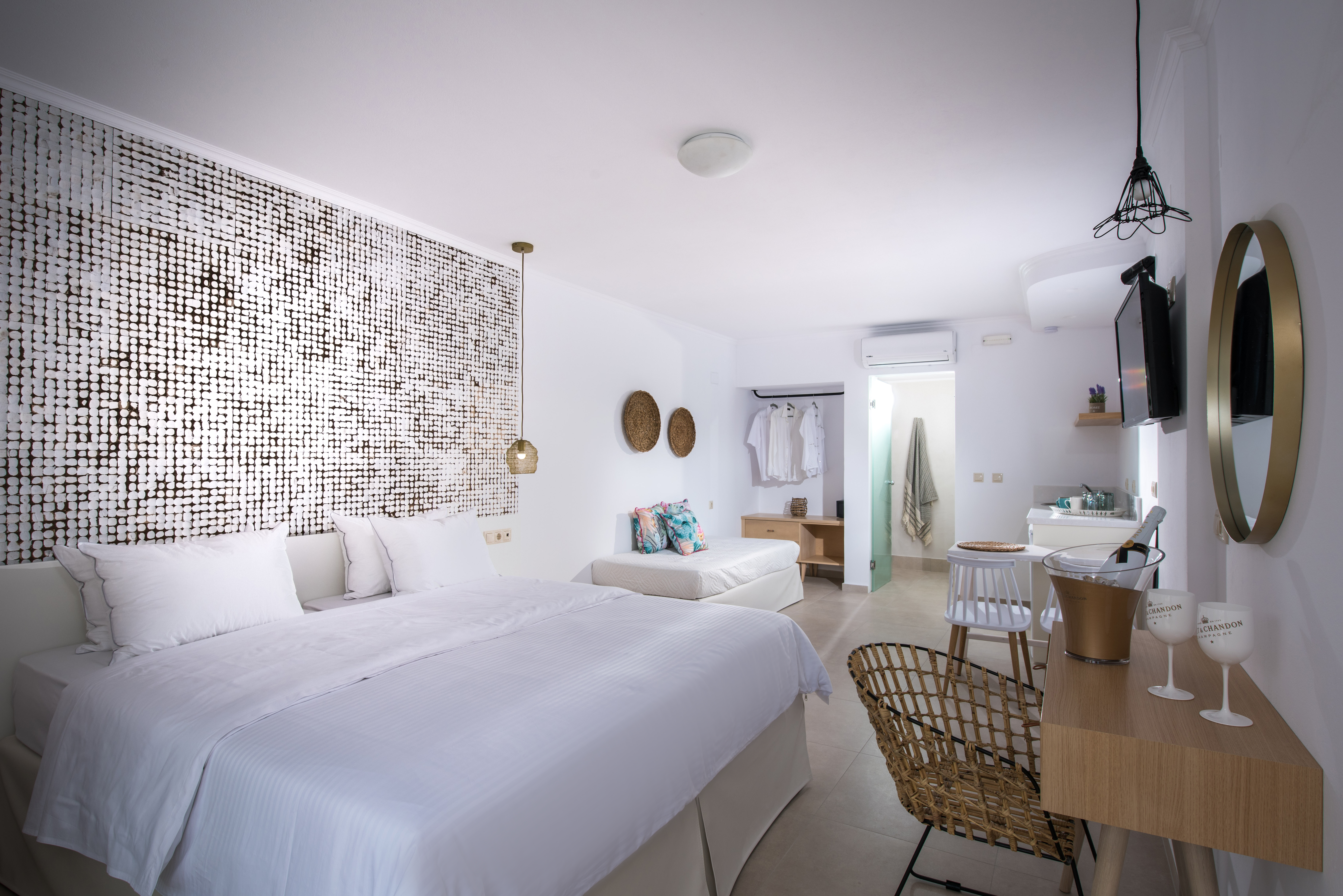 Studio Superior Capacity 3