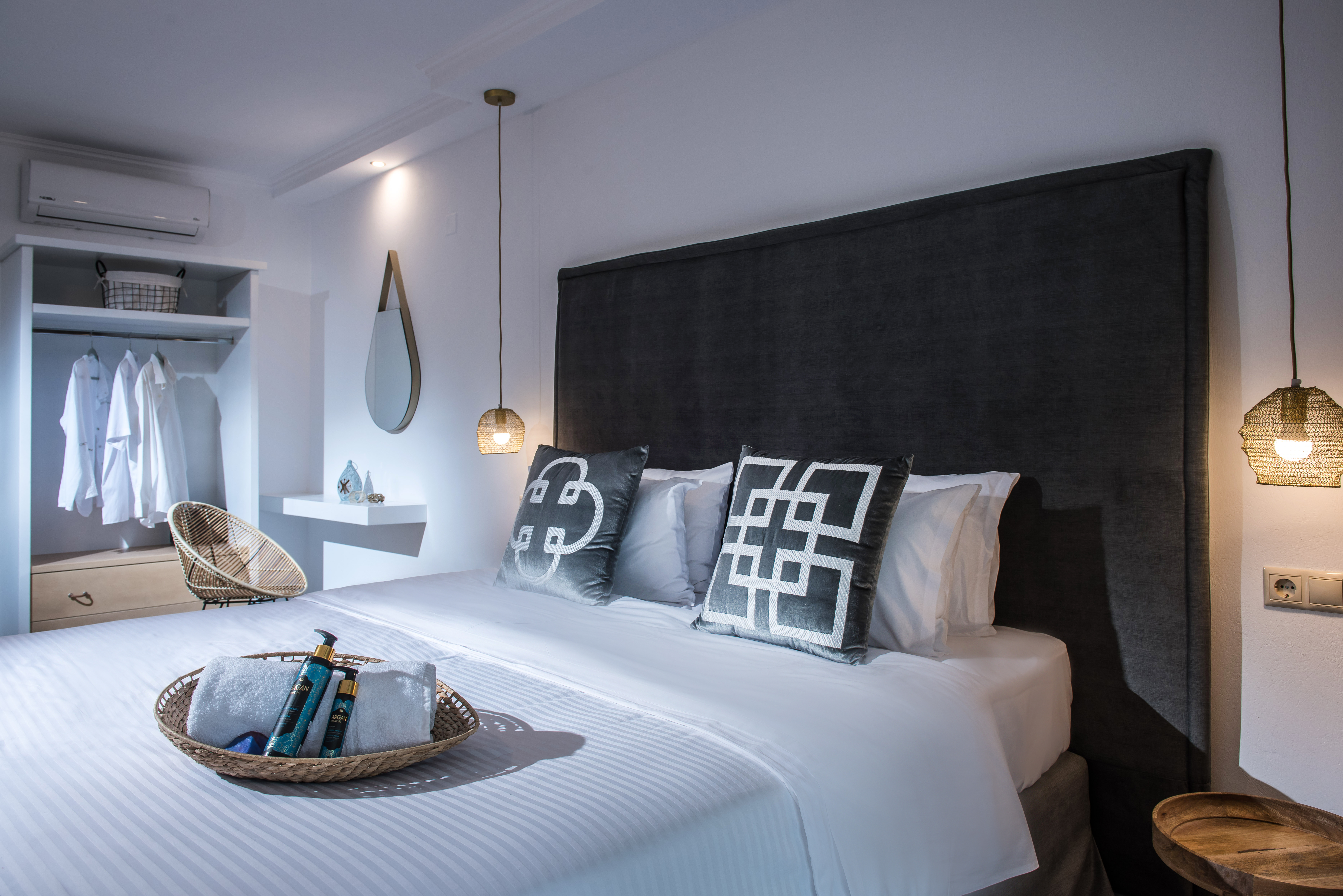 Studio Superior Capacity 3