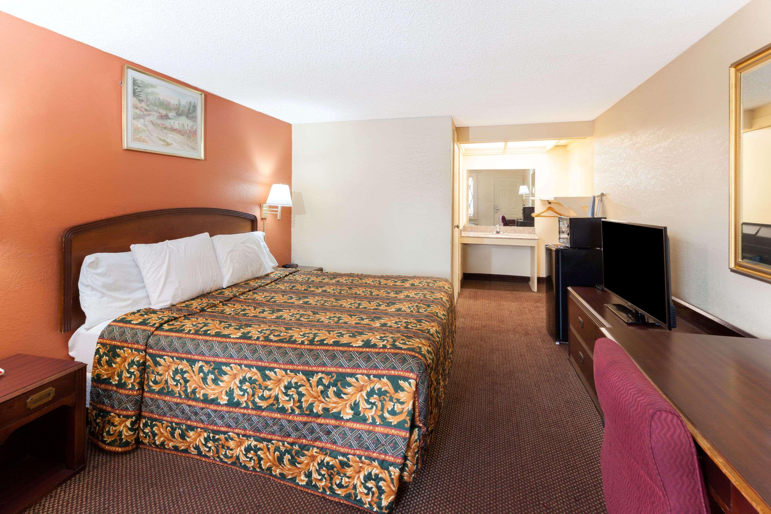 Double King Bed Non Smoking