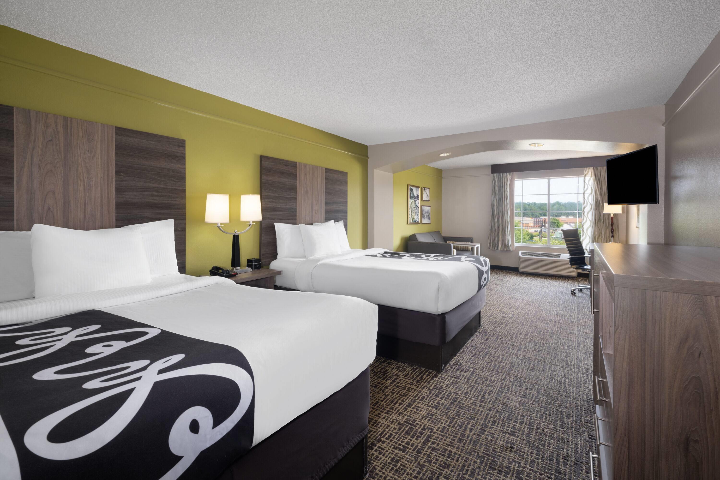 Suite Two Queen Beds Non Smoking