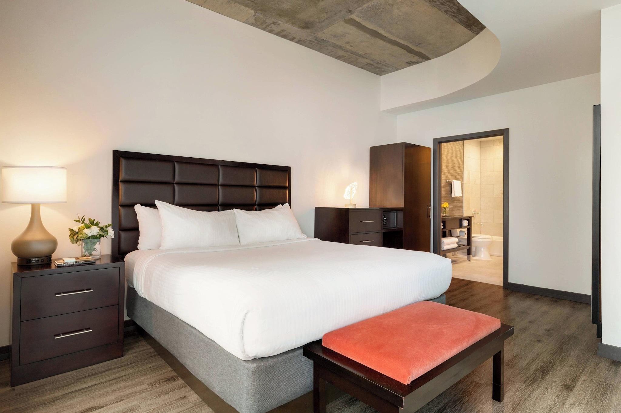 Suite King Bed One Bedroom 