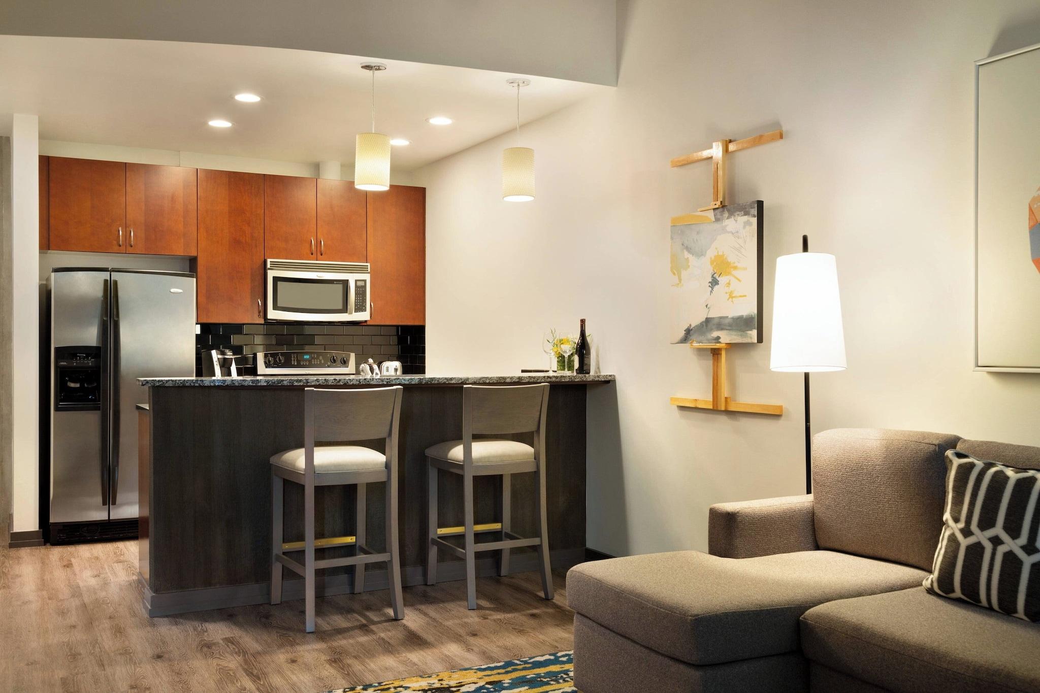 Suite Two Queen Beds One Bedroom