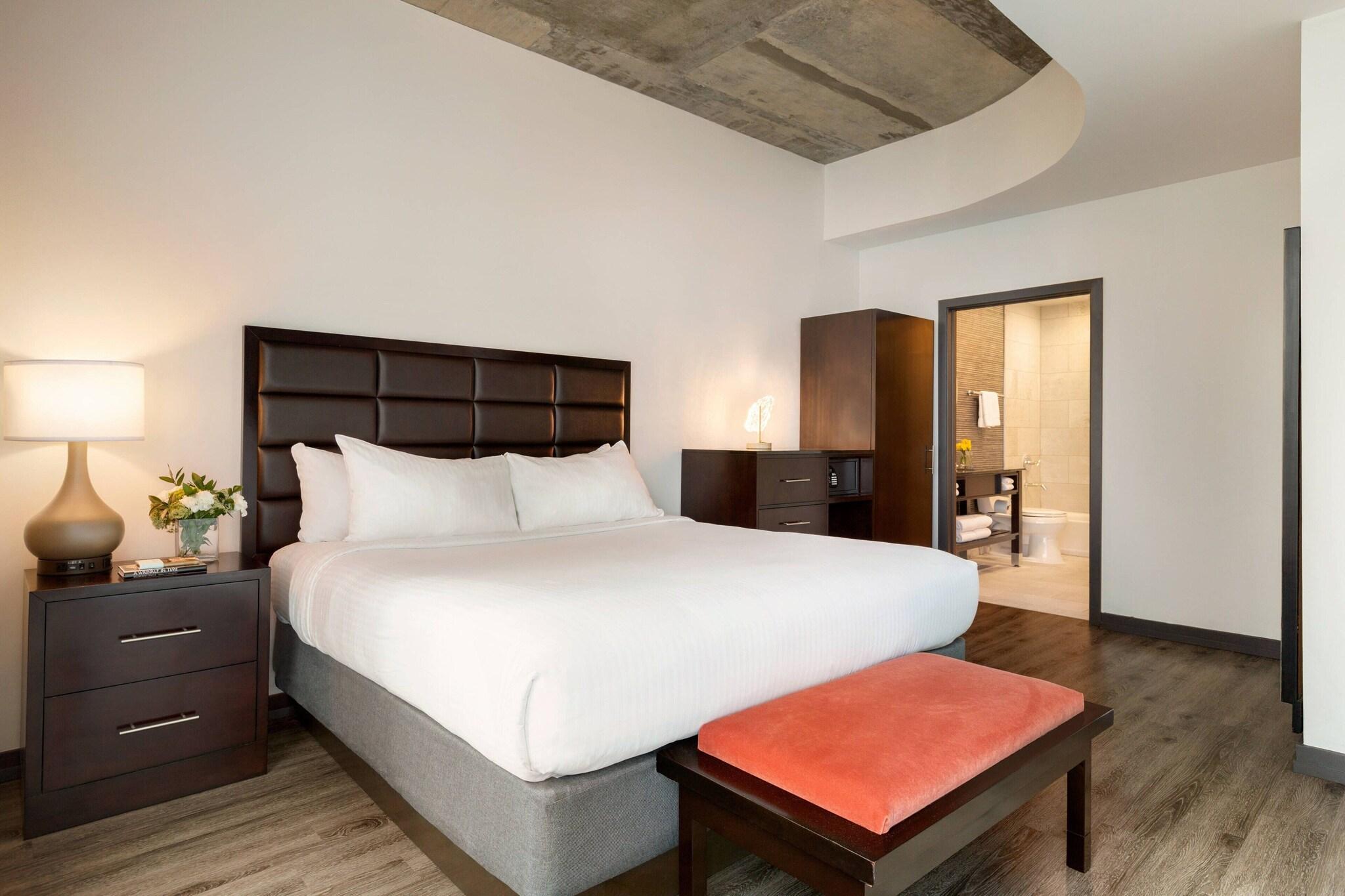 Suite King Bed One Bedroom 