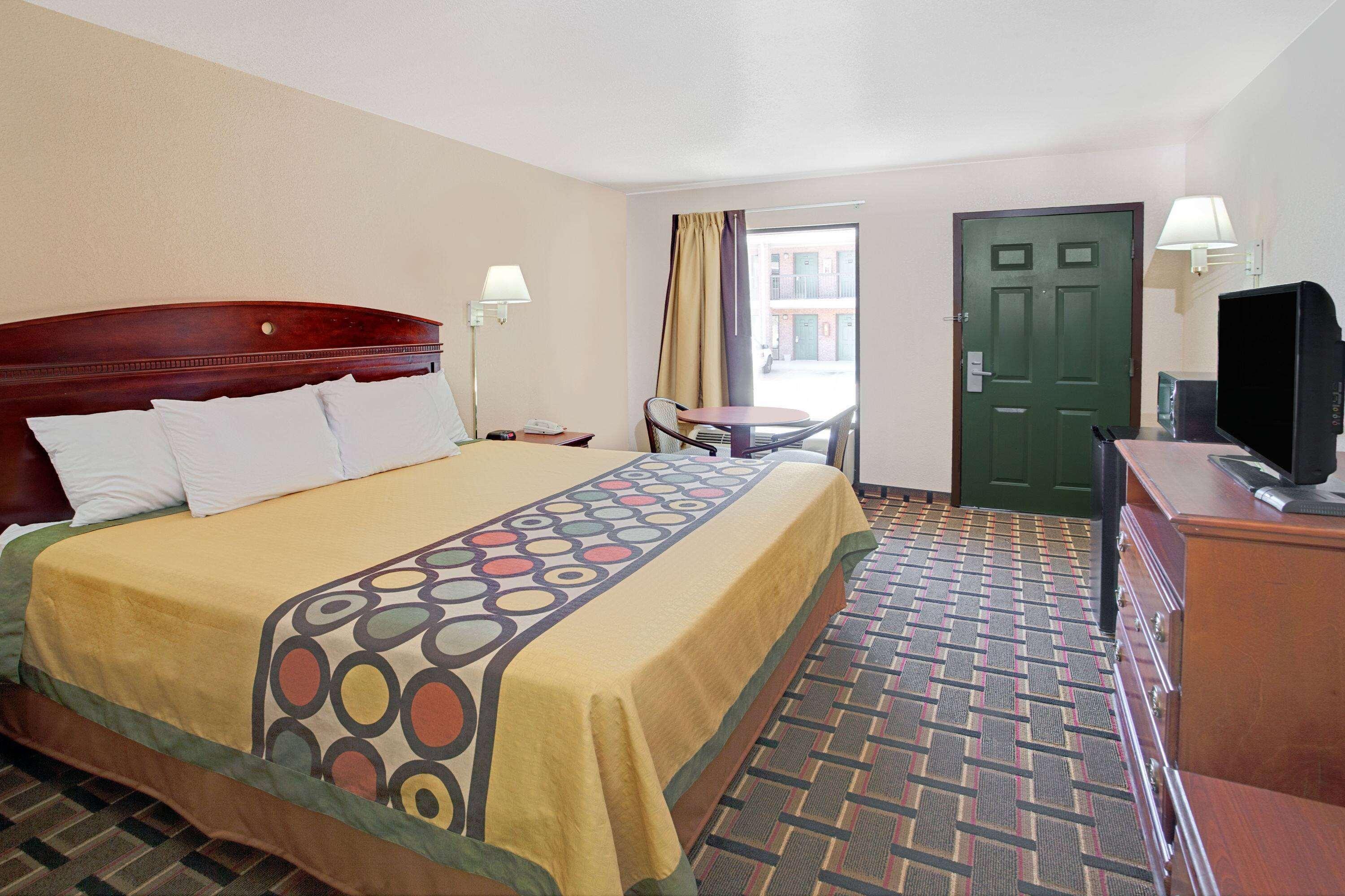 Double King Bed Non Smoking