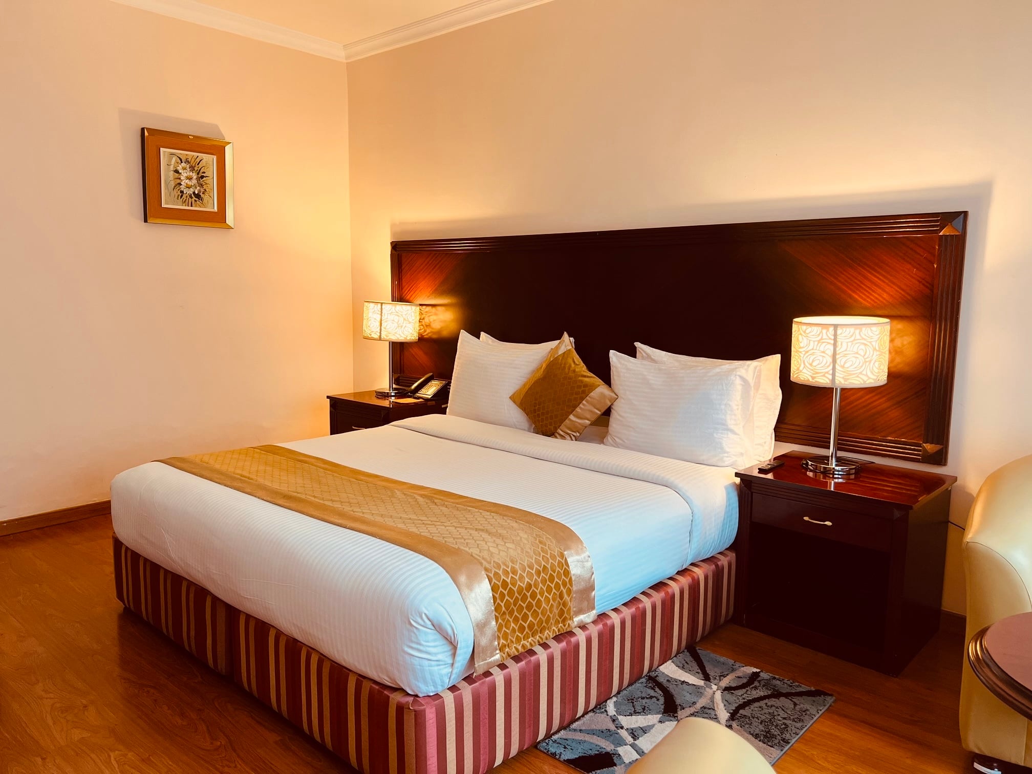 Single Deluxe King Bed