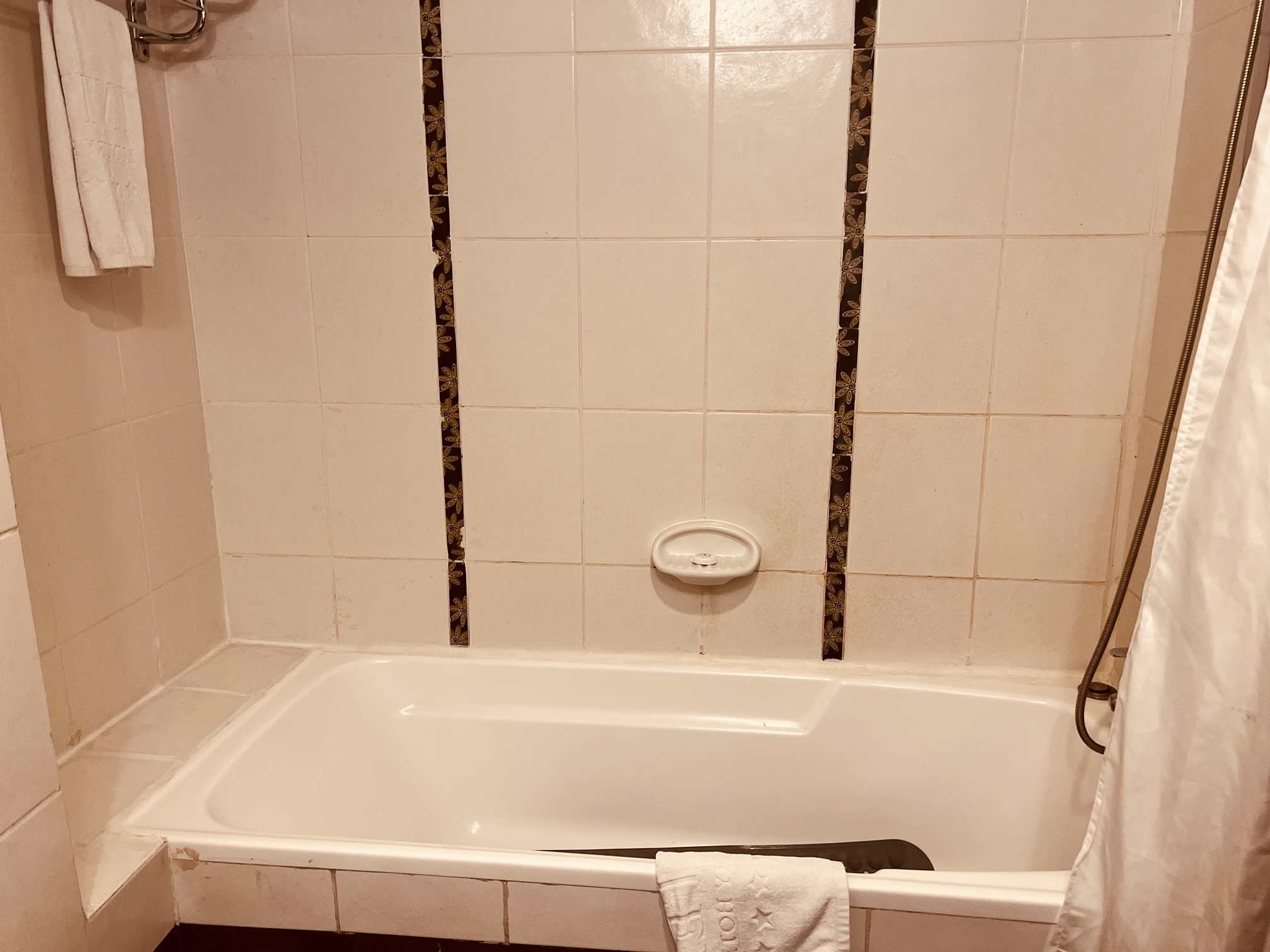 Single Deluxe King Bed