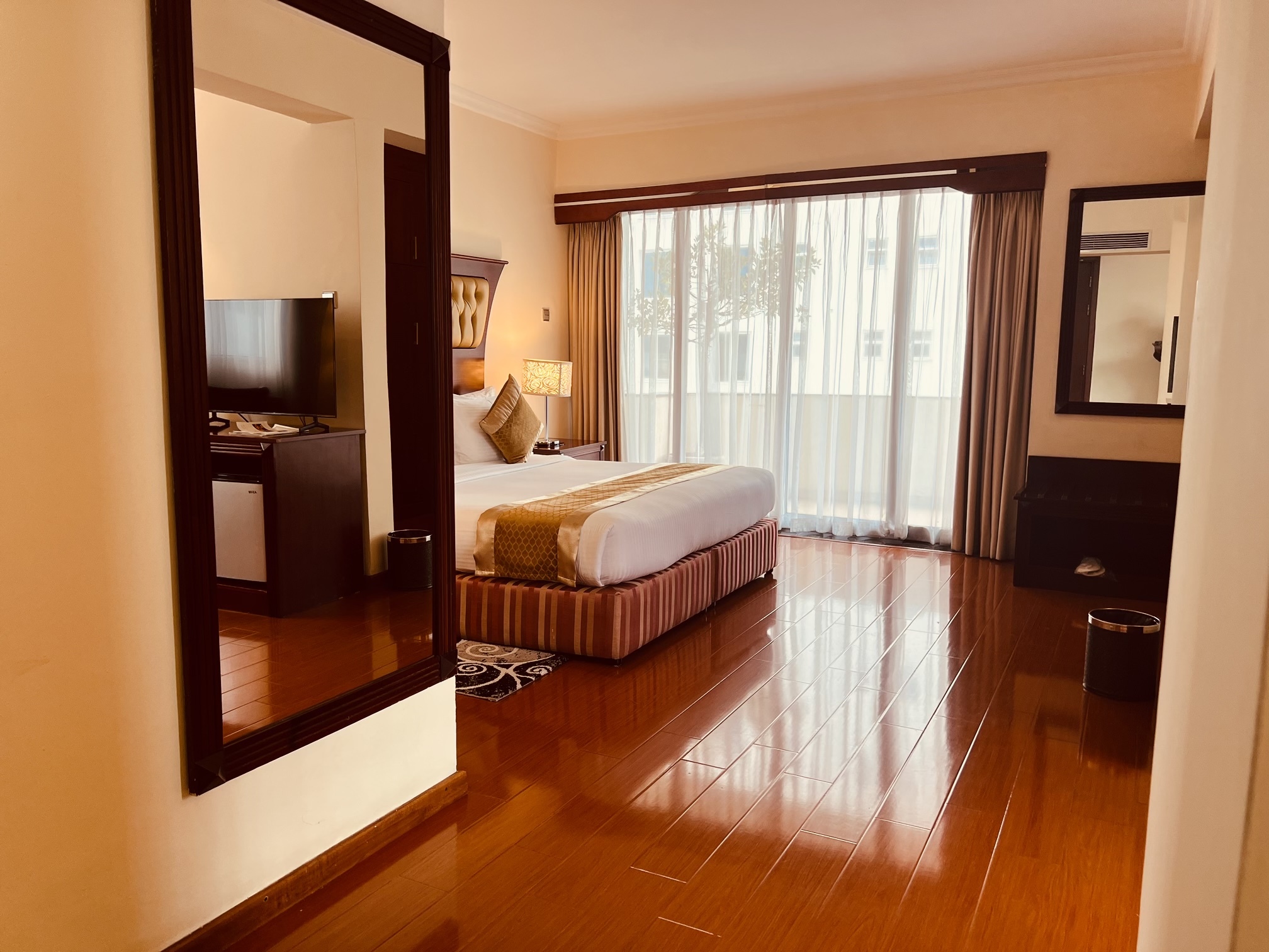 Junior Suite Business