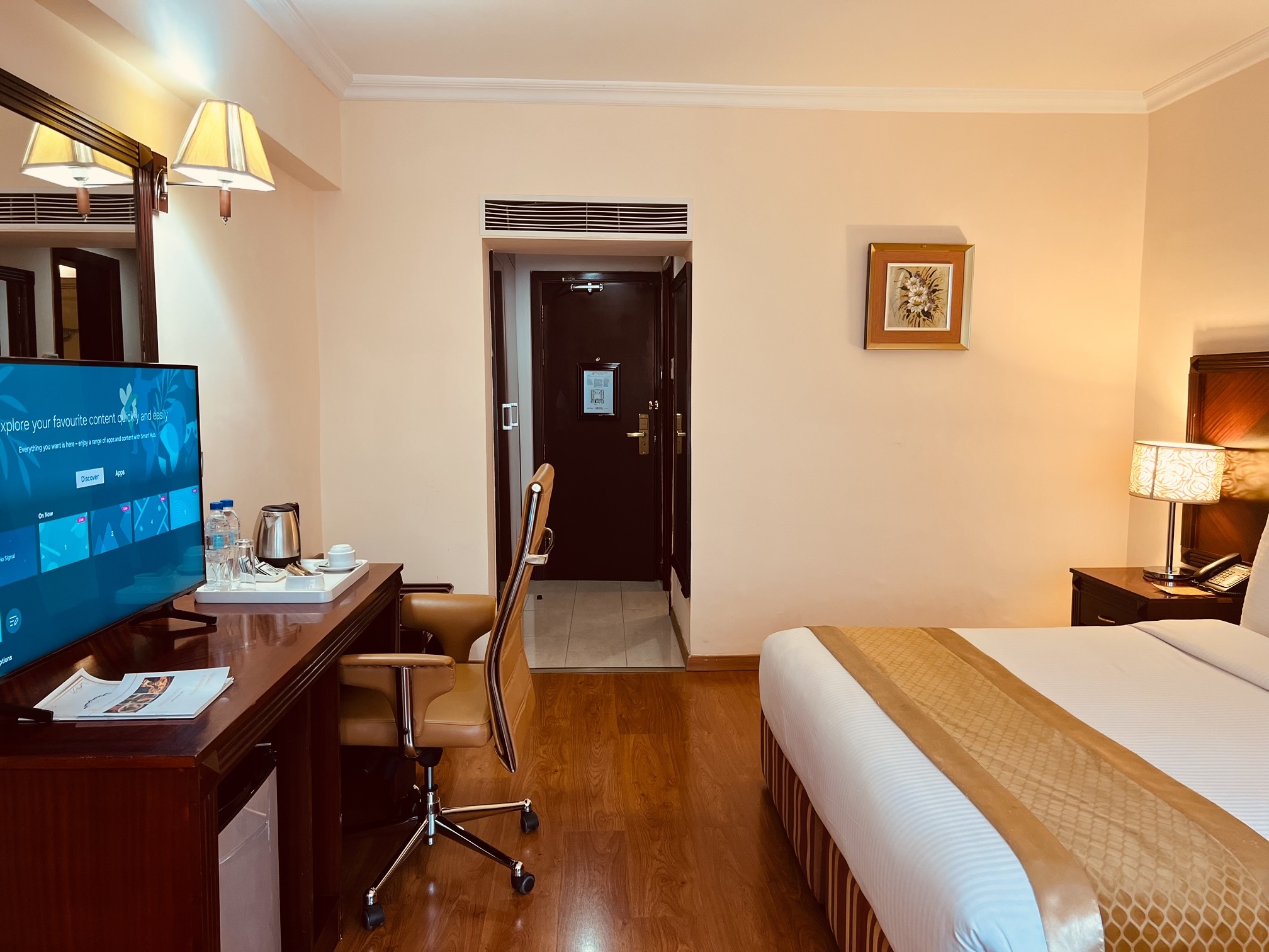 Single Deluxe King Bed