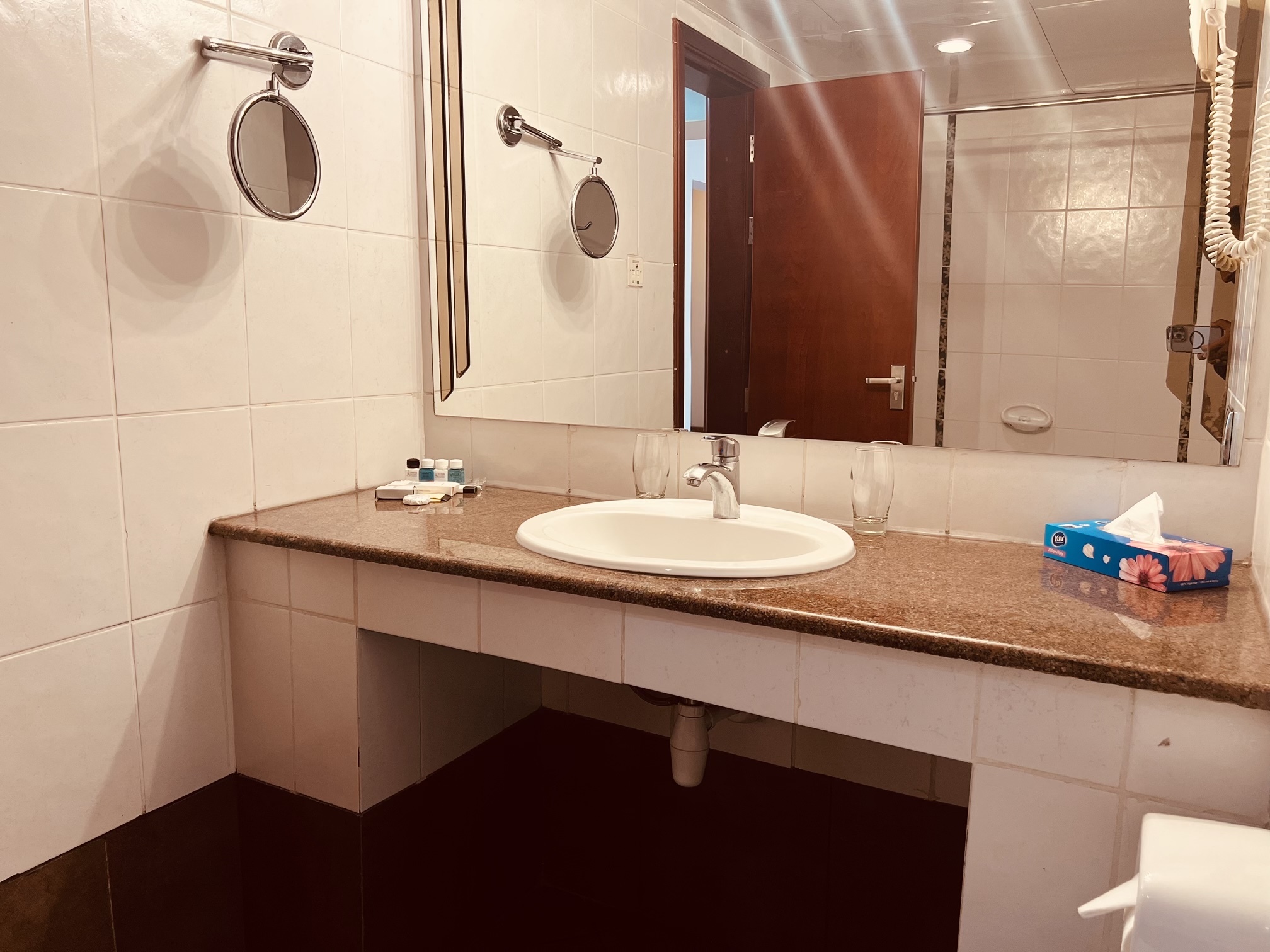 Junior Suite Business