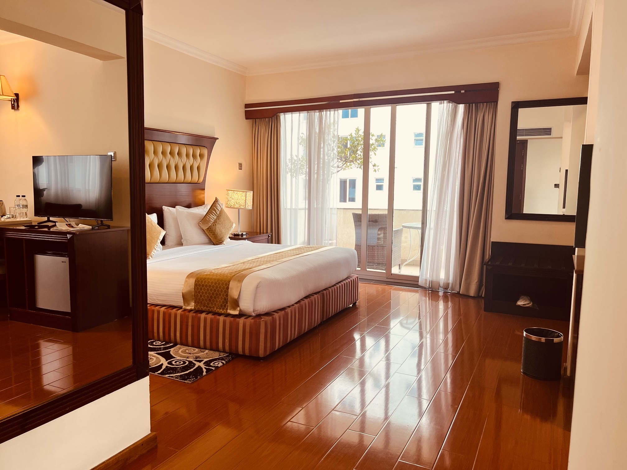 Junior Suite Business