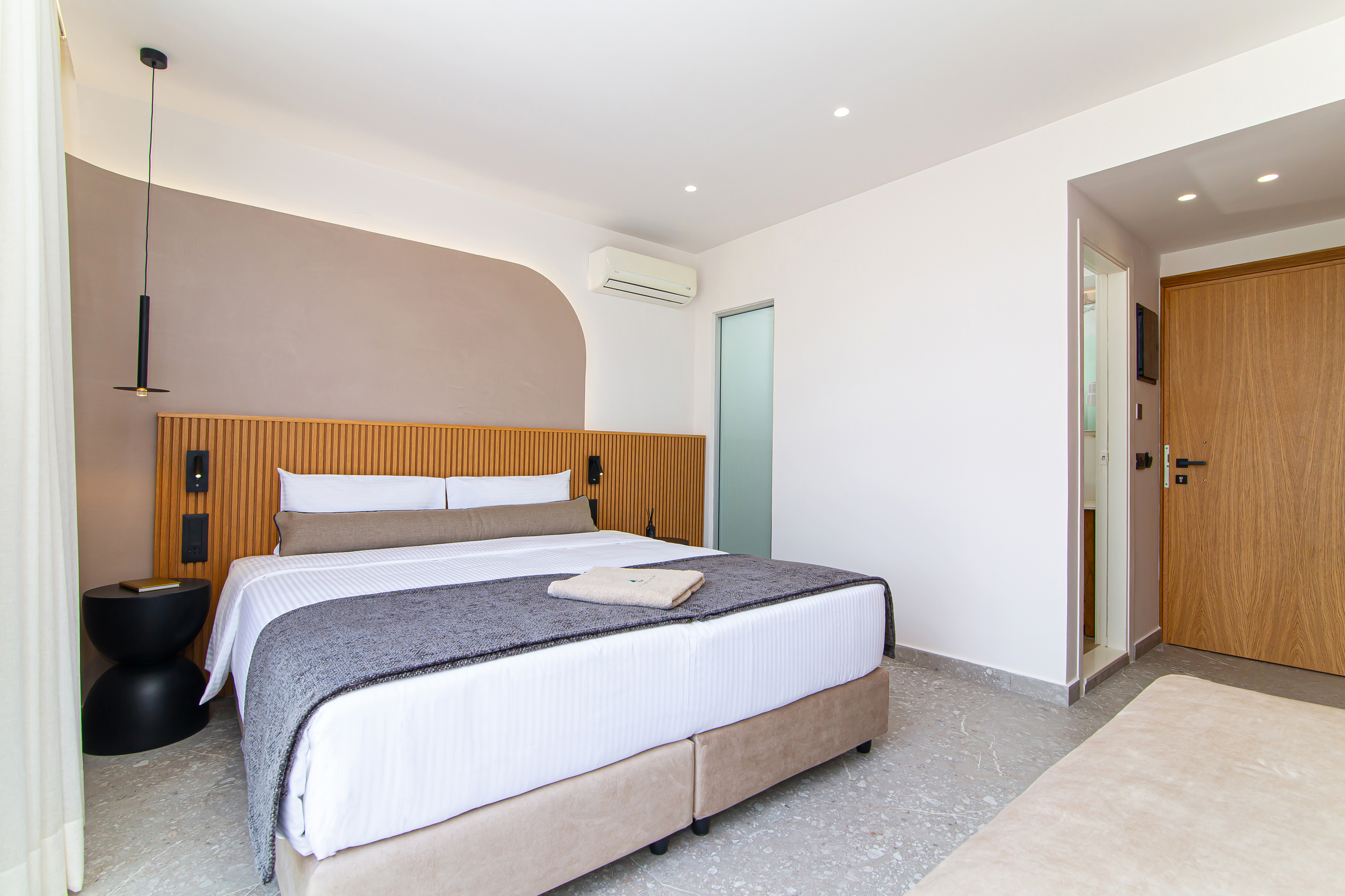 Triple Superior Side Sea View