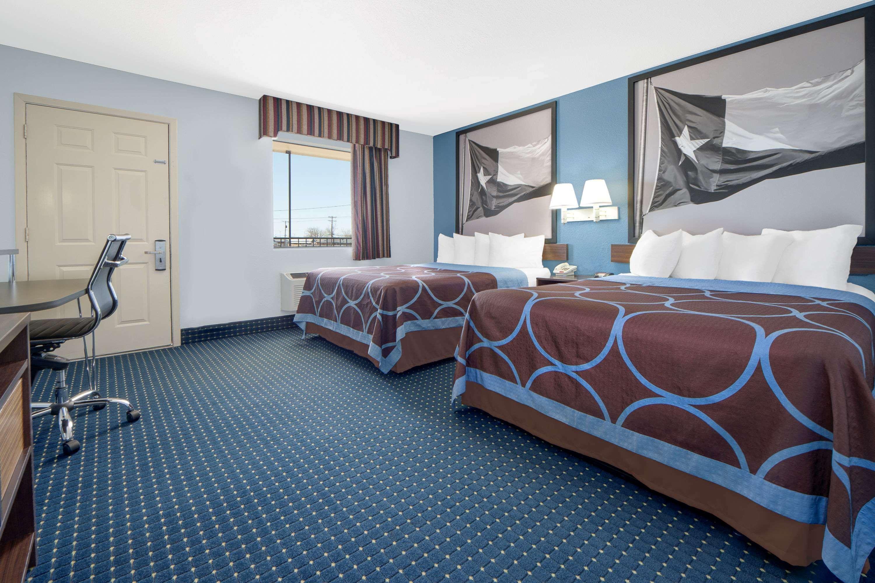 Quadruple Two Queen Beds Non Smoking