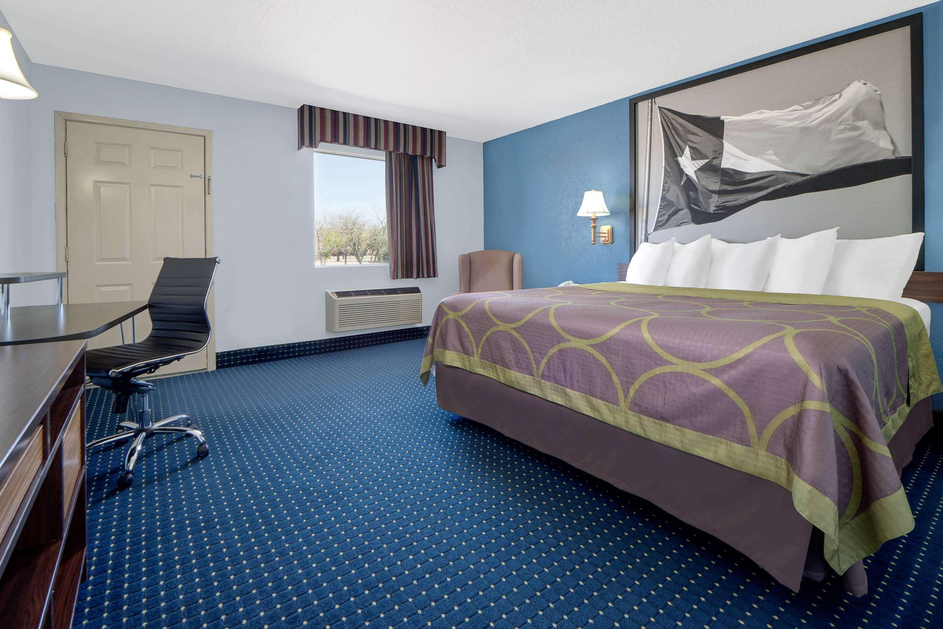 Room King Bed Non Smoking