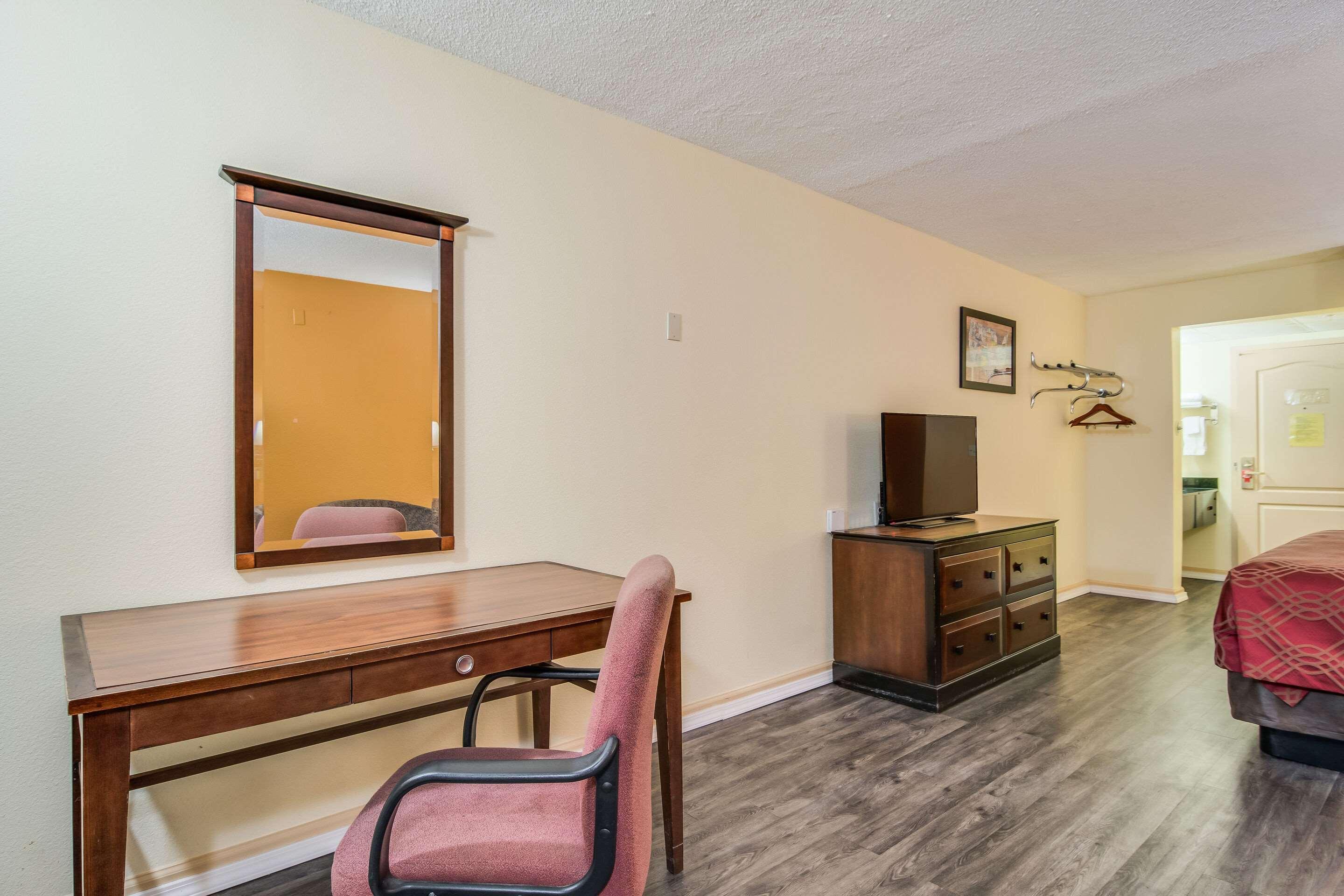 Double King Bed Non Smoking