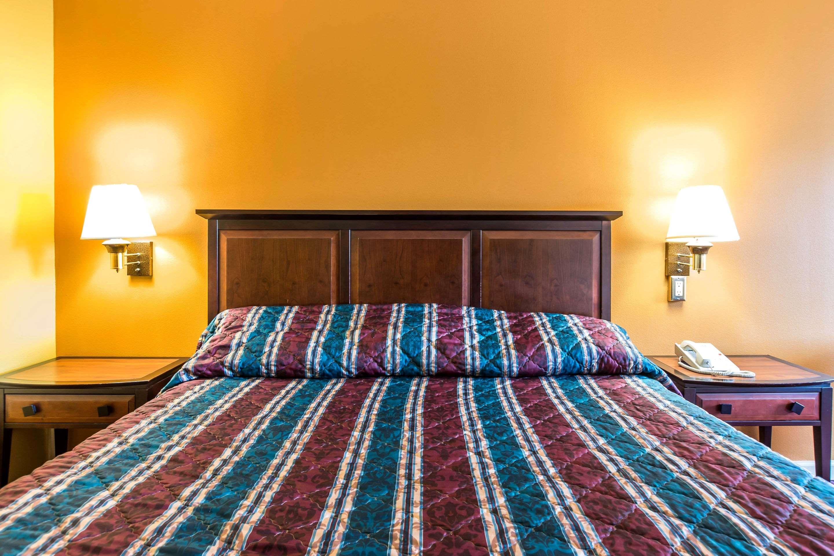 Double King Bed Non Smoking