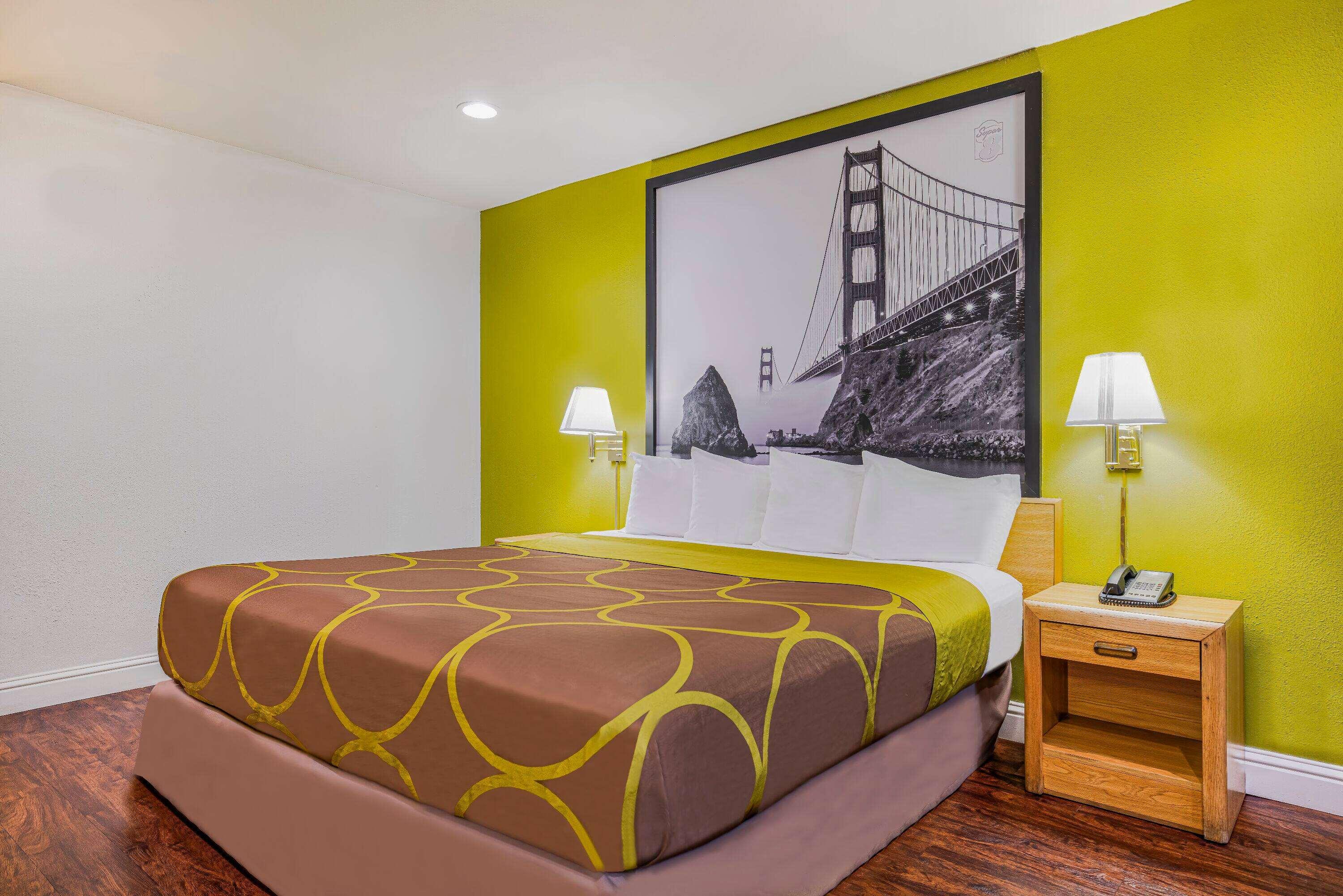 Room Accessible King Size Bed