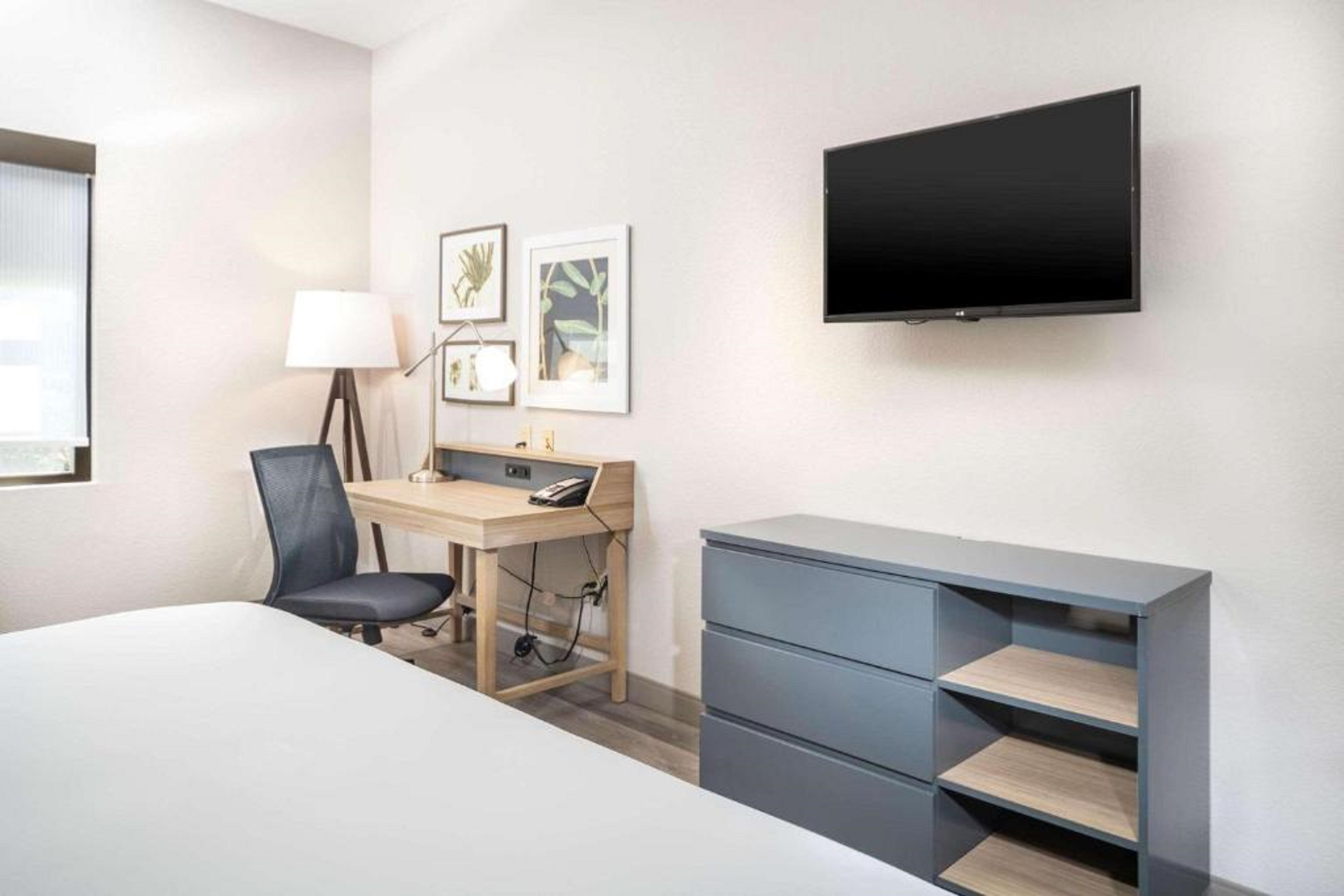 Suite Two Queen Beds One Bedroom