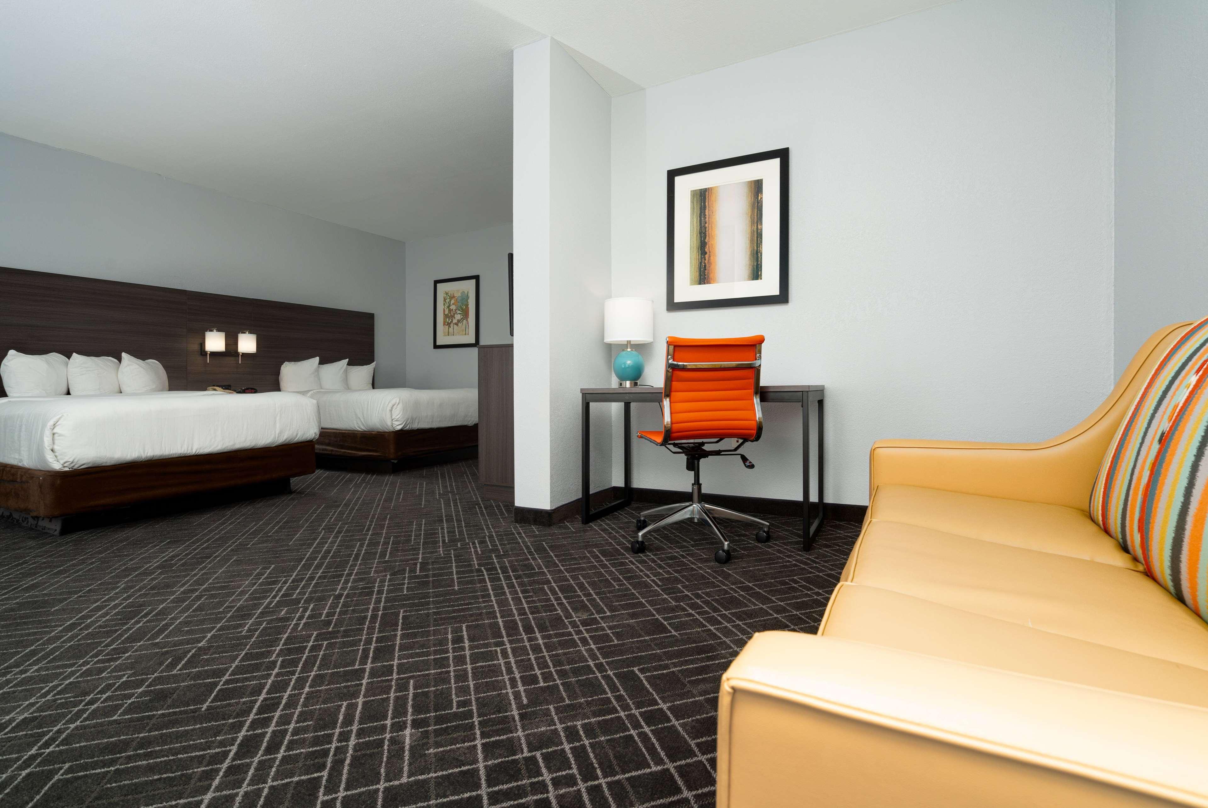 Suite Two Queen Beds