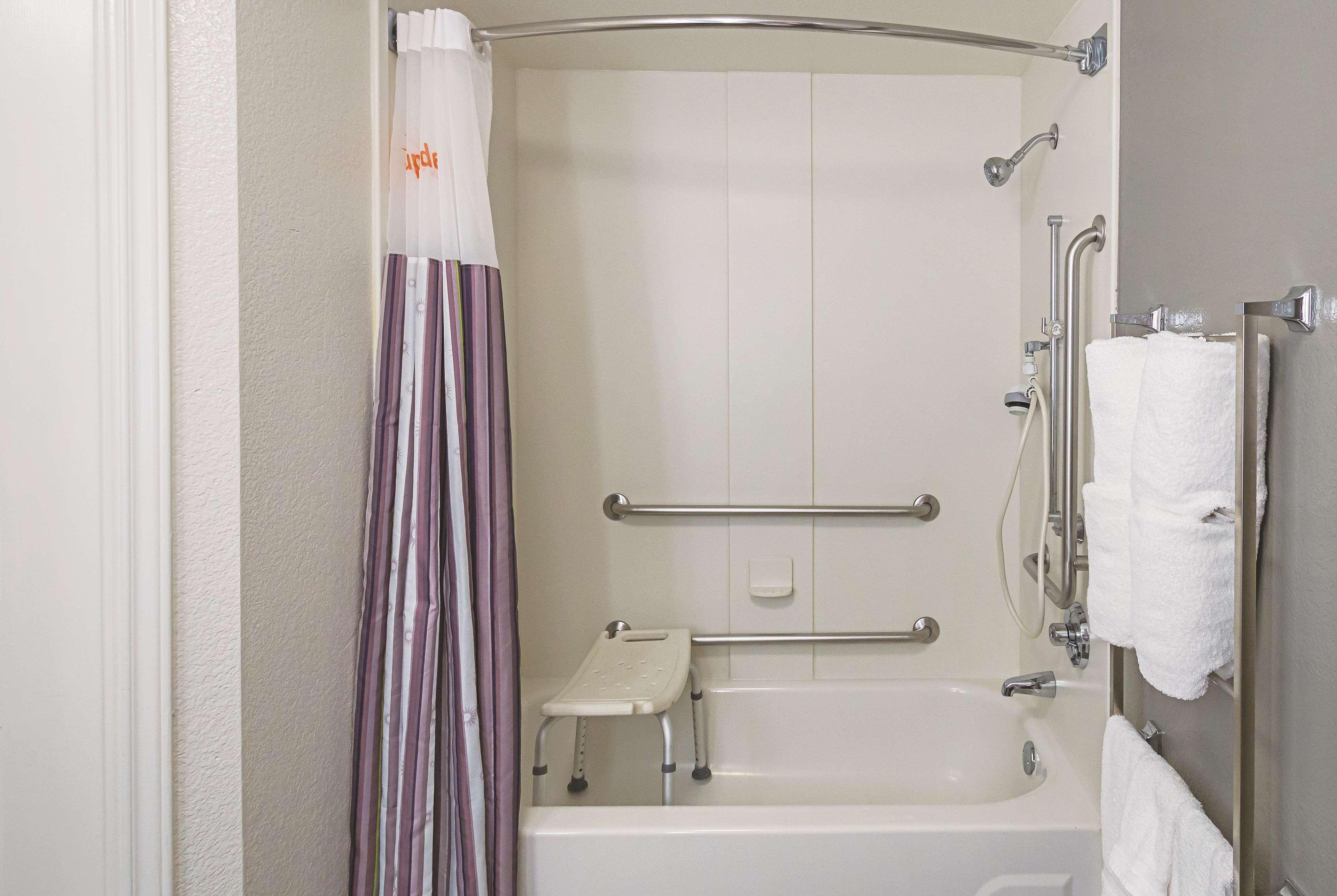 Double King Bed Non Smoking