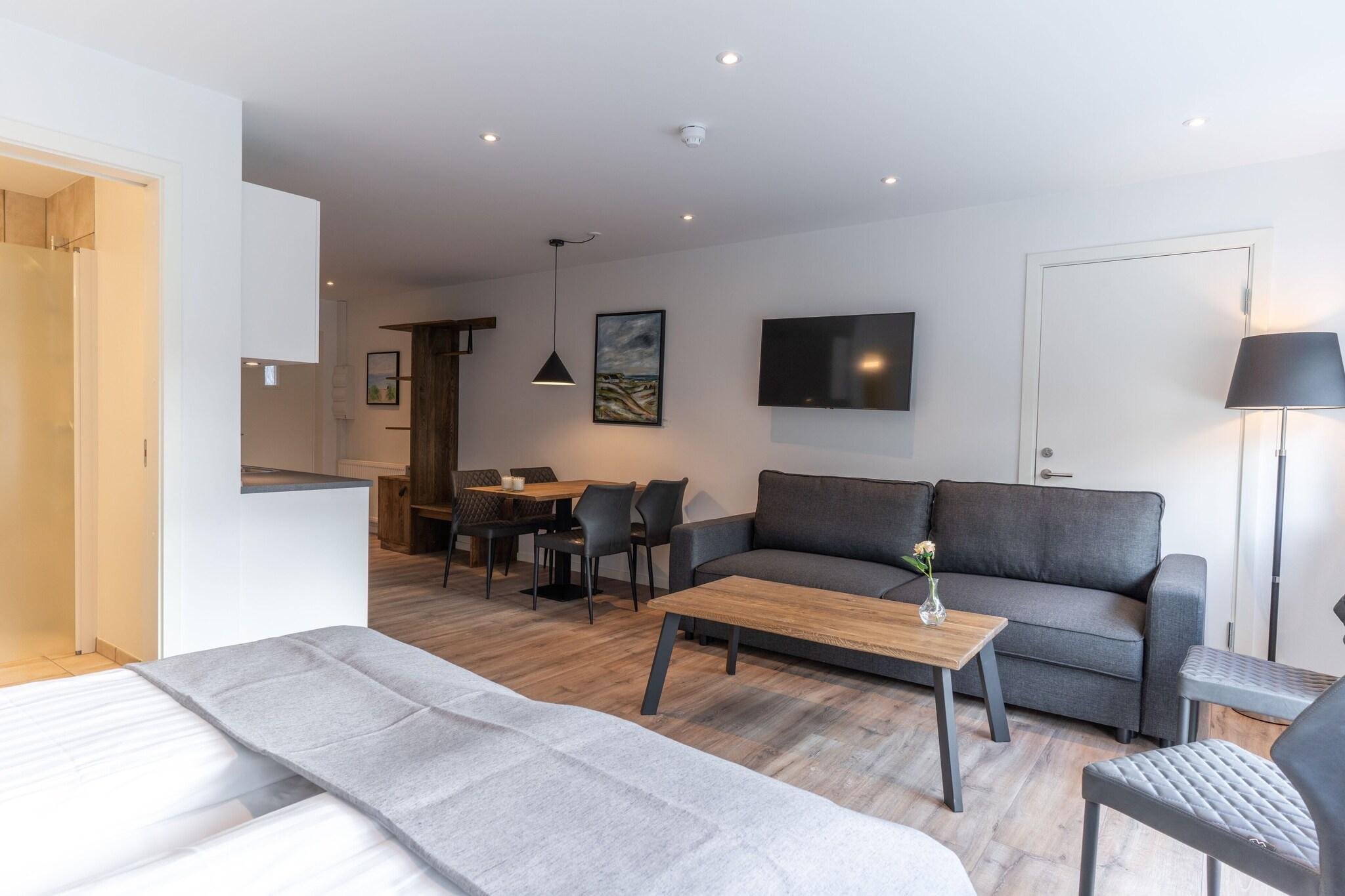 Apartment with Kitchenette