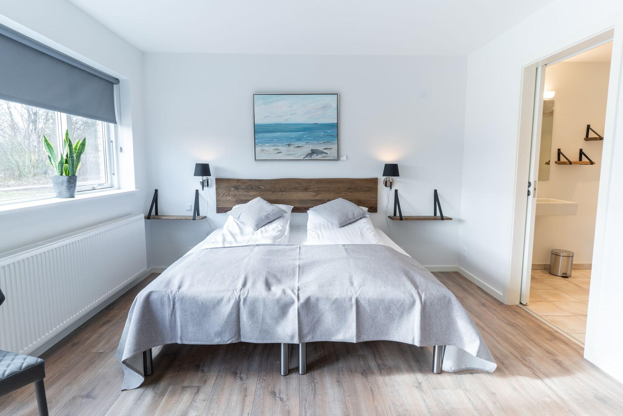 Apartment with Kitchenette