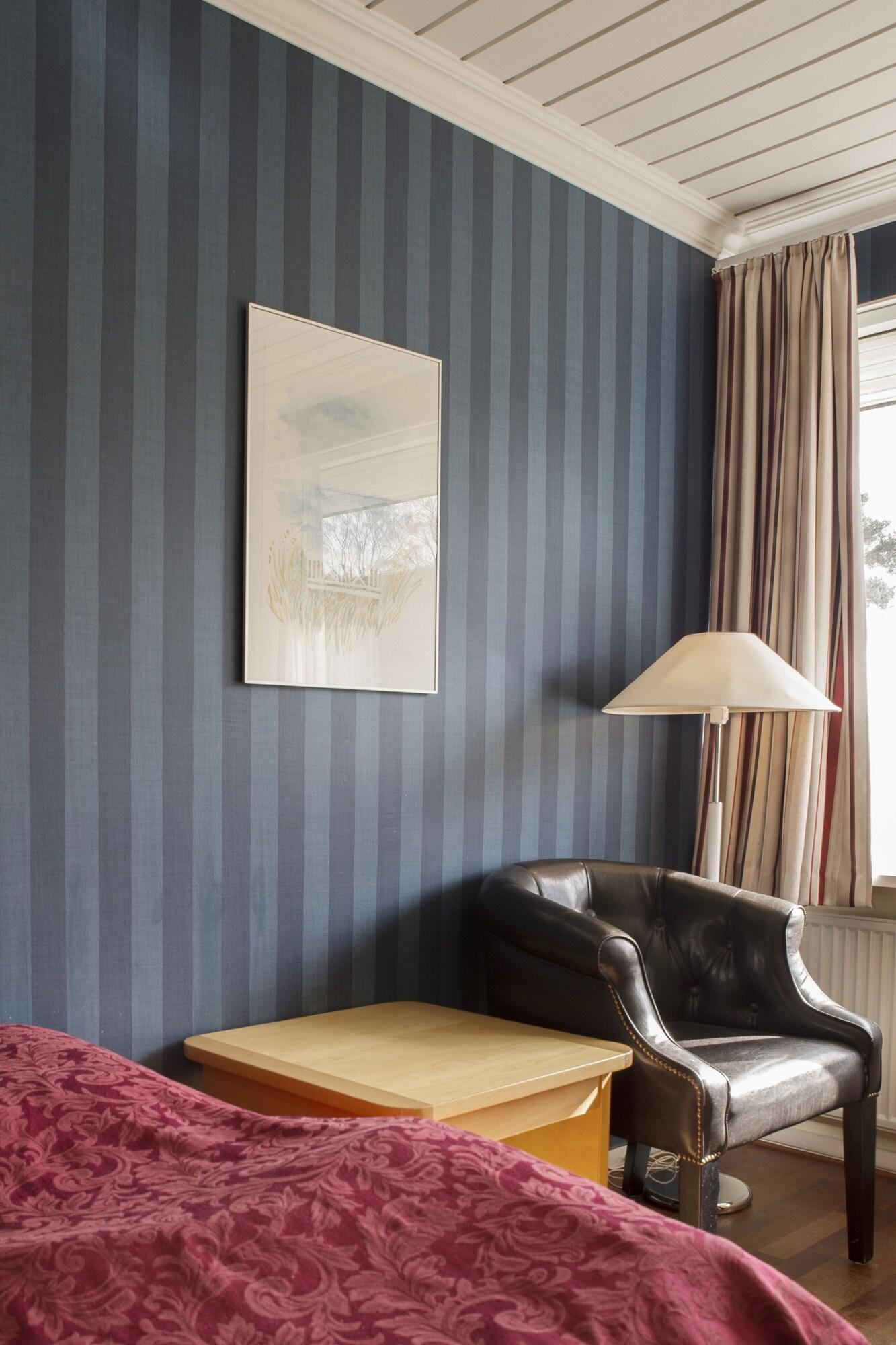 Double Single Queen Size Bed