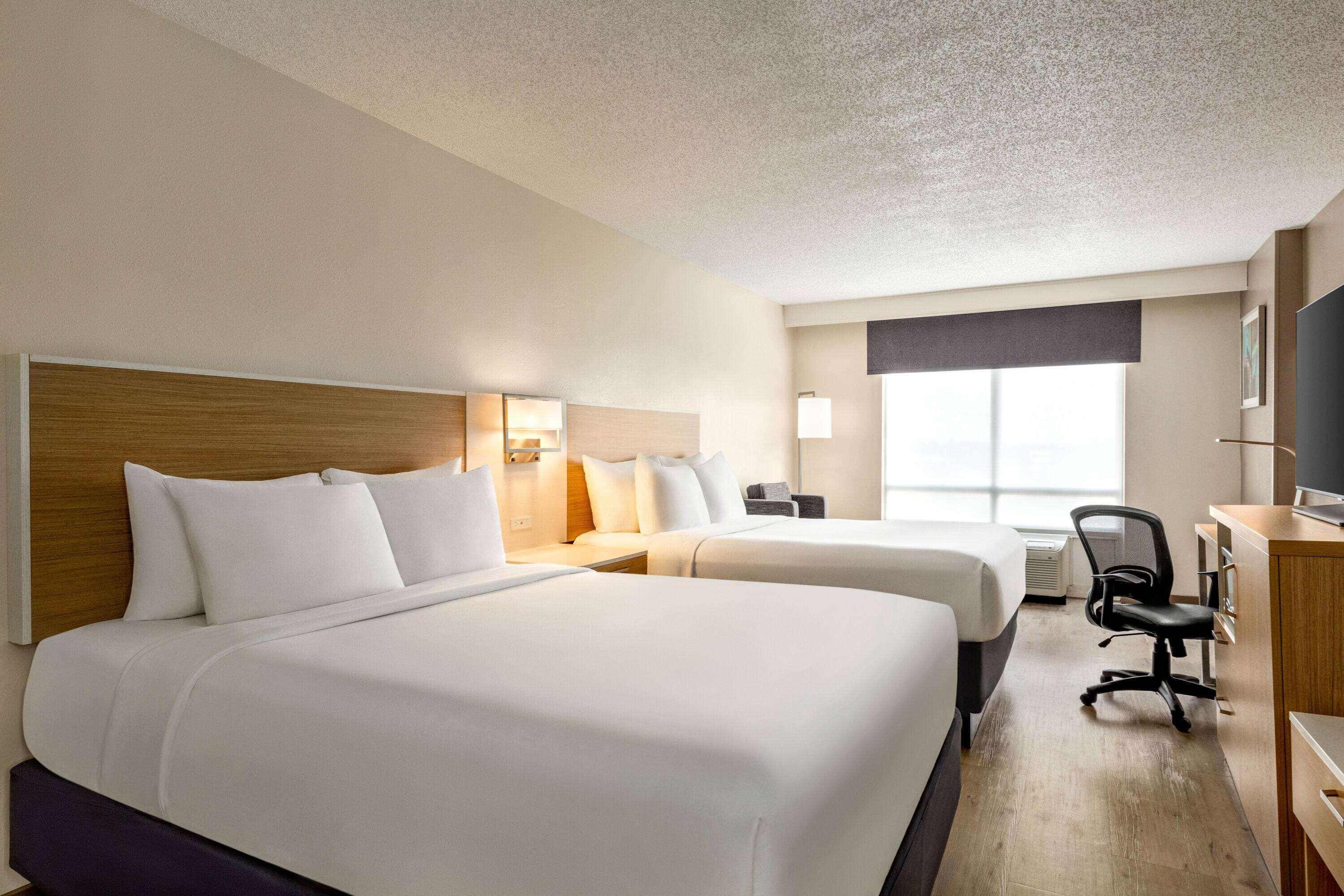 Quadruple Two Queen Beds