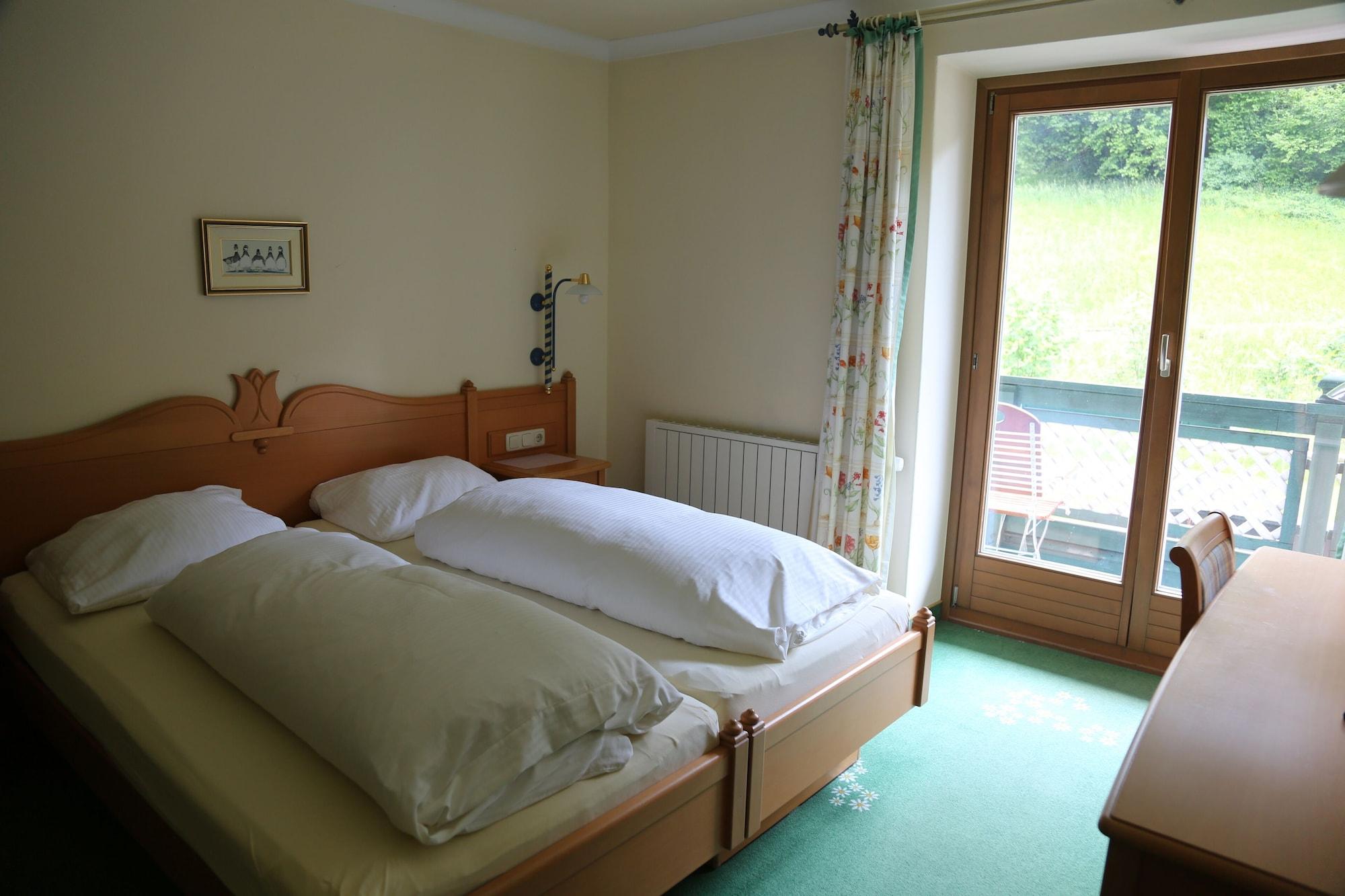 Double Deluxe King Bed