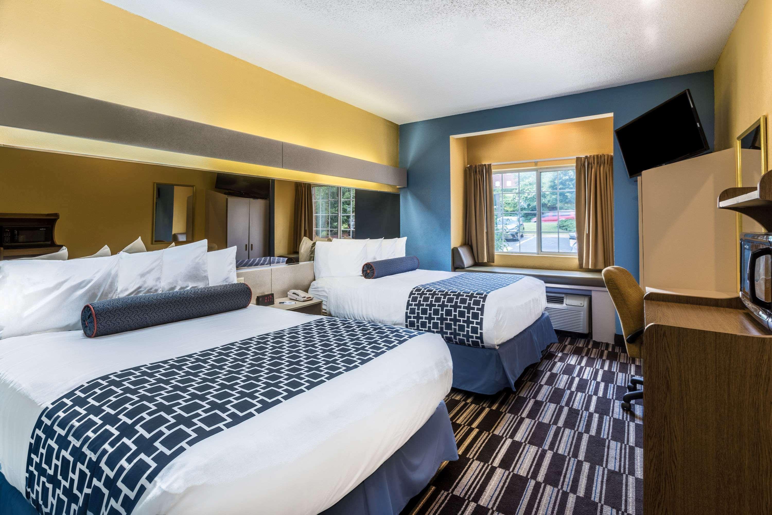 Room Deluxe Two Queen Beds