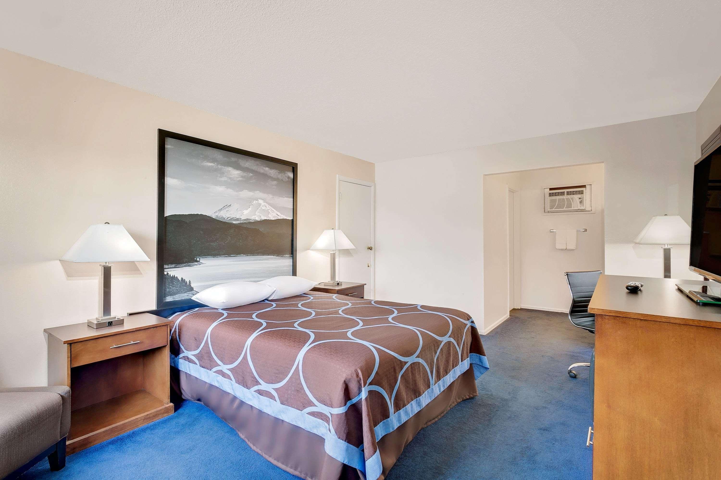 Double Queen Size Bed