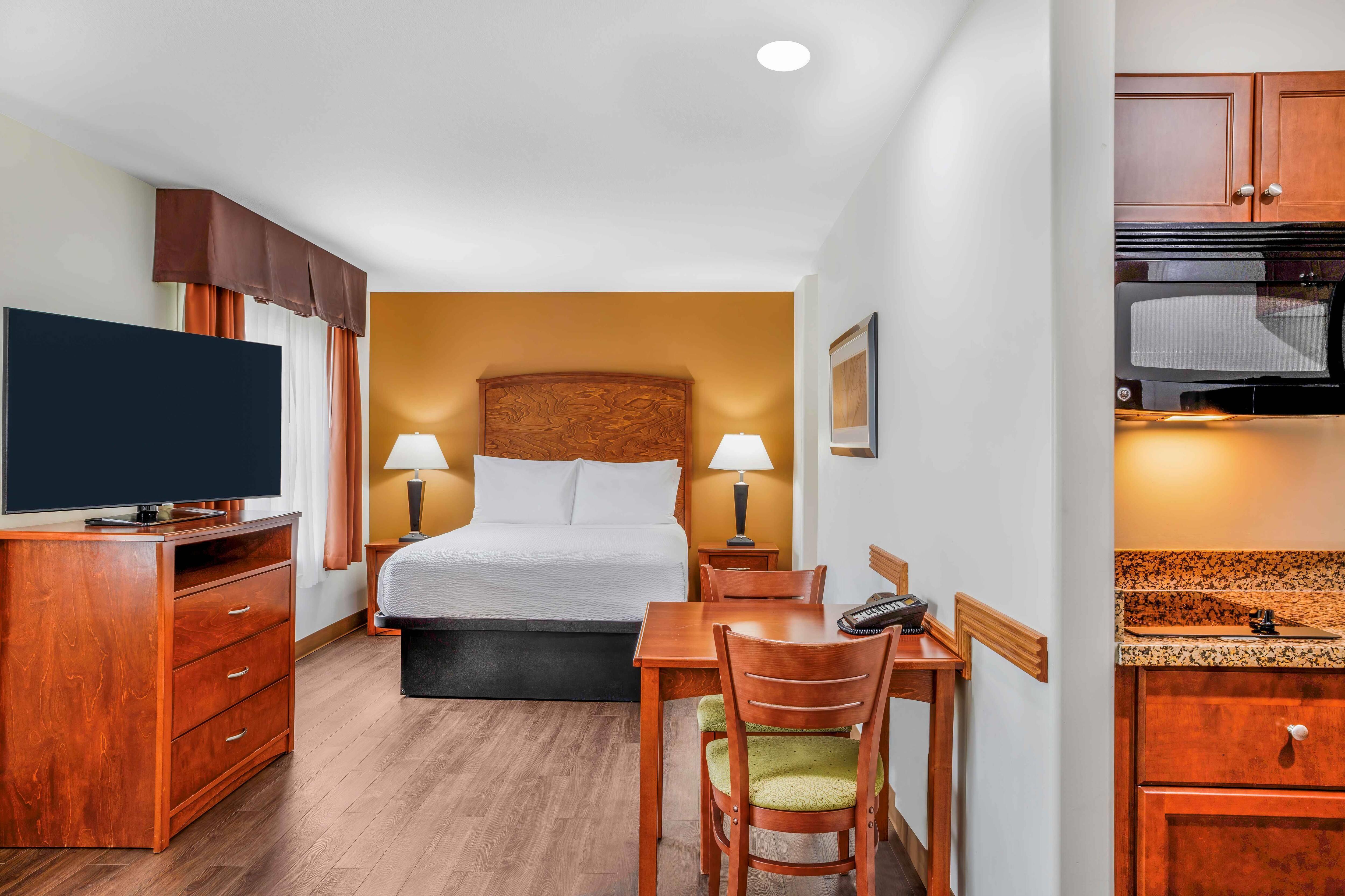 Studio Queen Bed Non Smoking