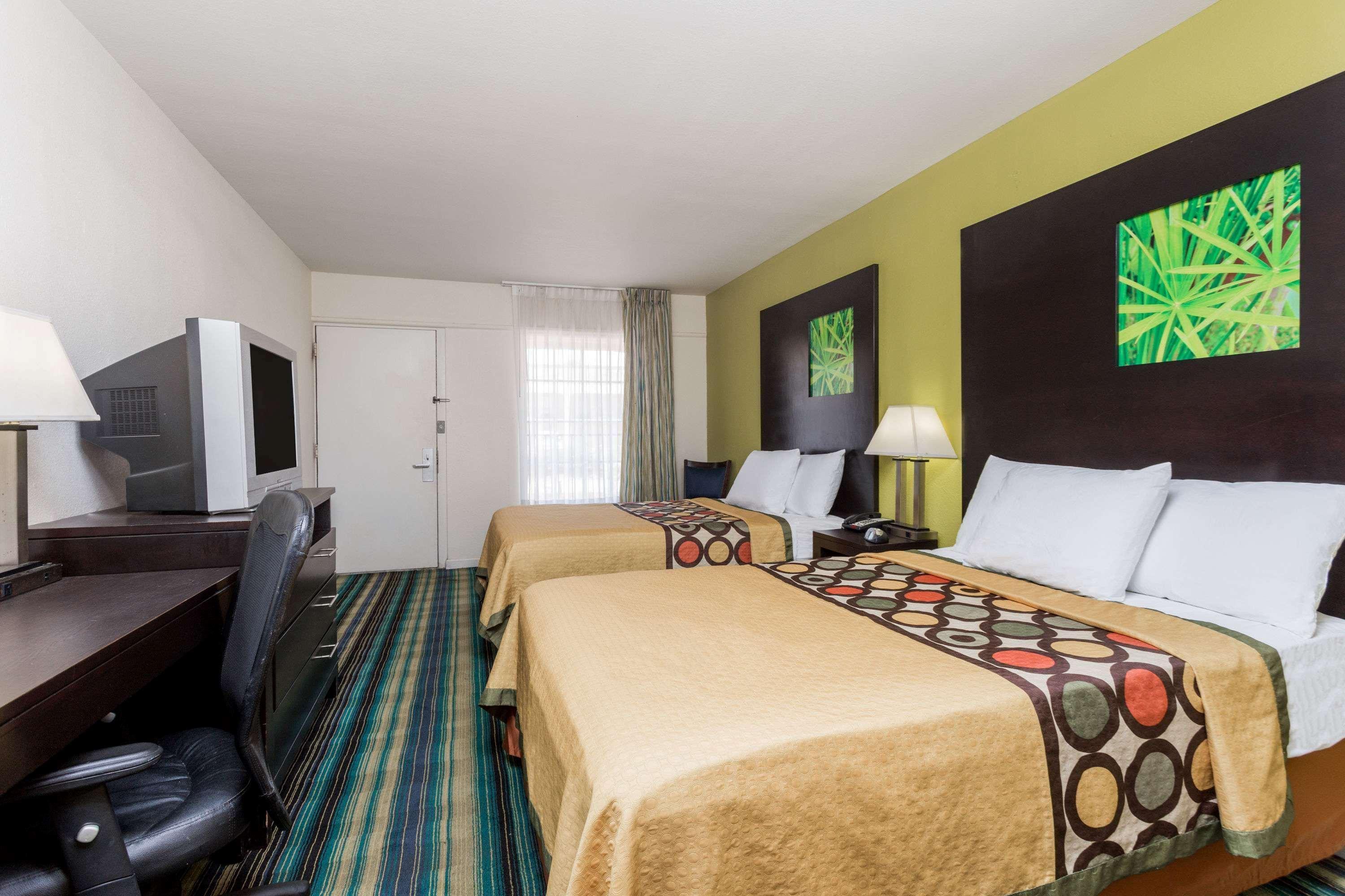 Room Two Double Beds