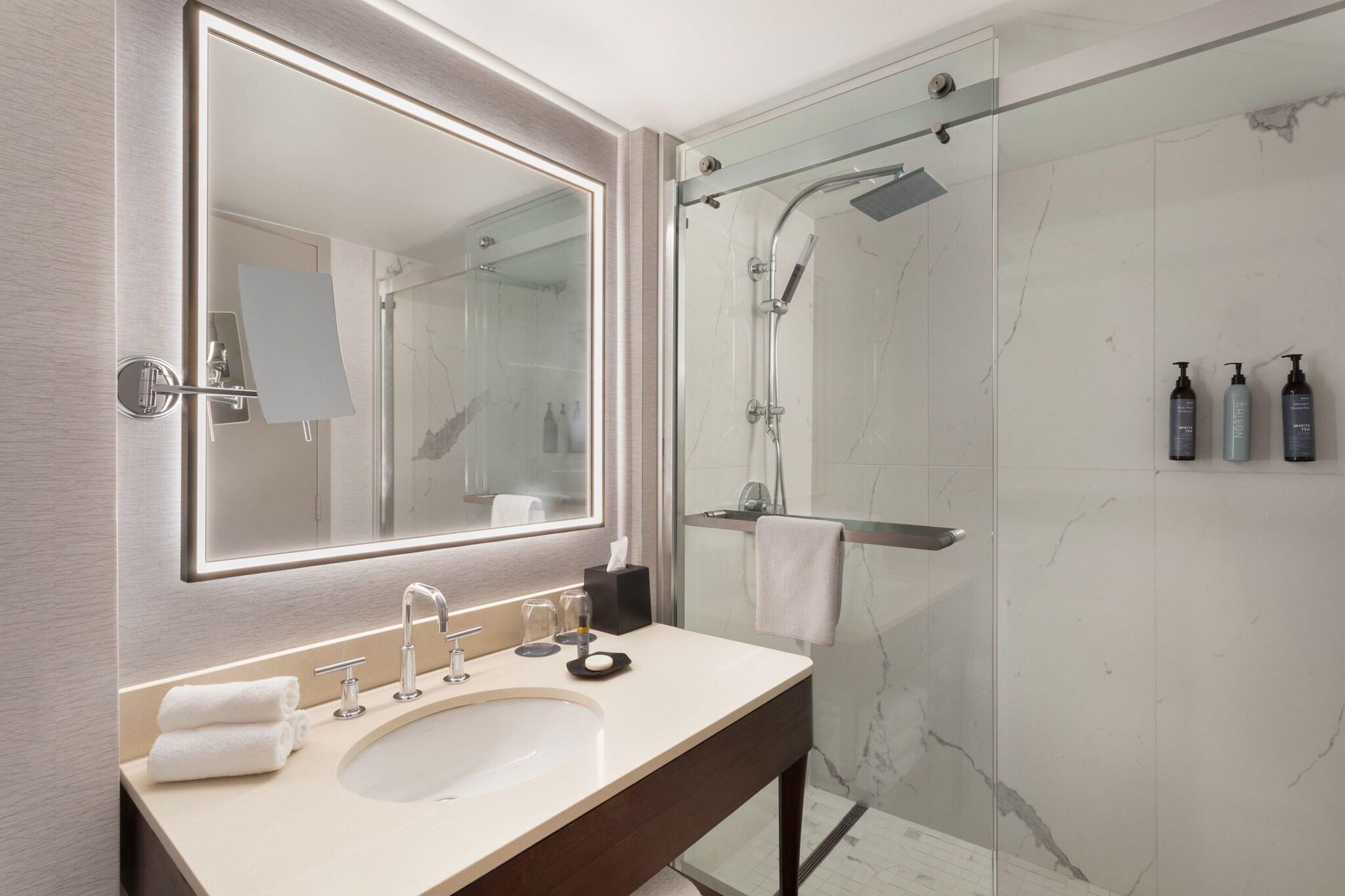 Junior Suite Lake View